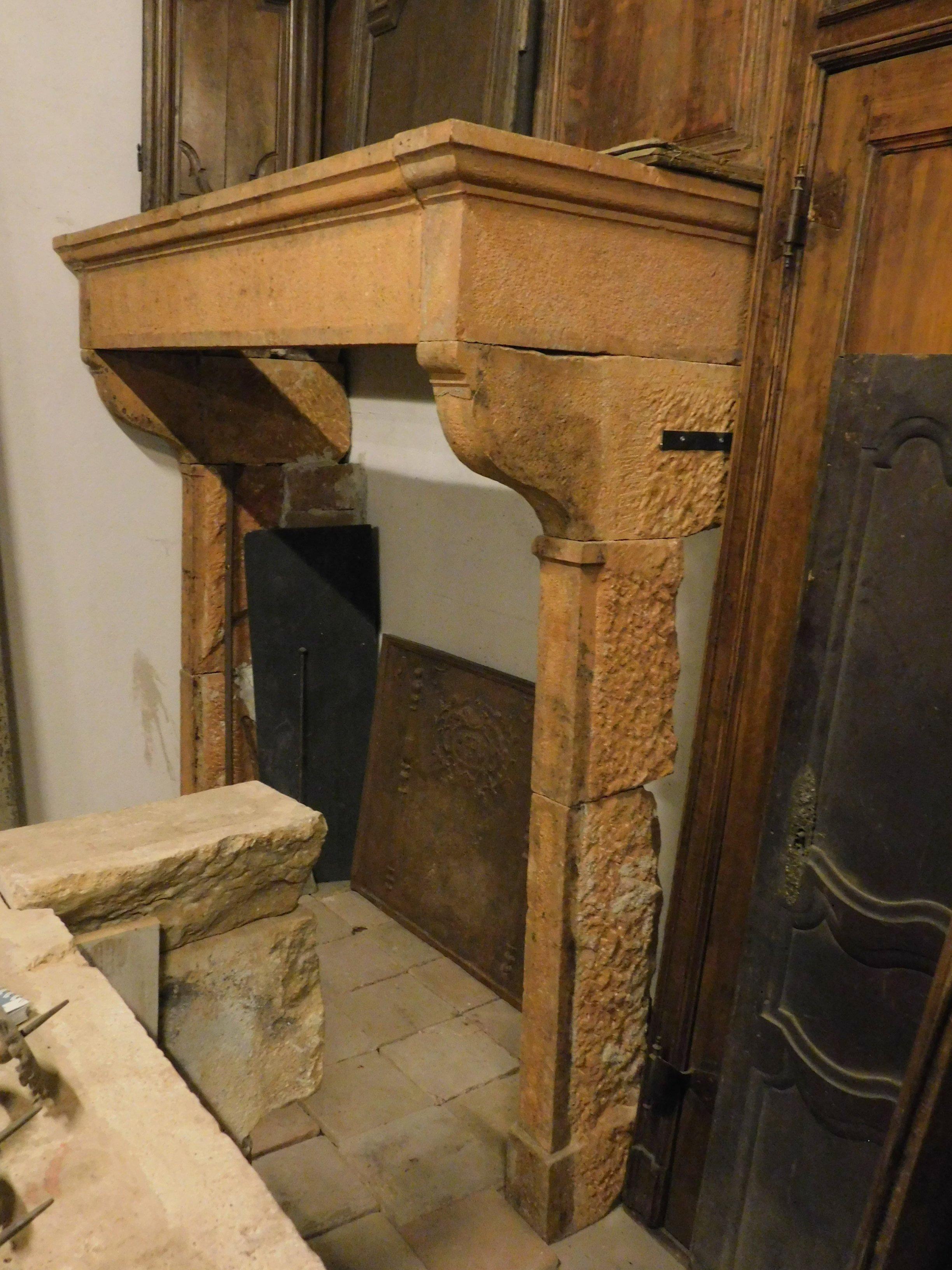 Antique Fireplace Mantle in Orange Burgundy Stone, 18th Century, France In Good Condition For Sale In Cuneo, Italy (CN)
