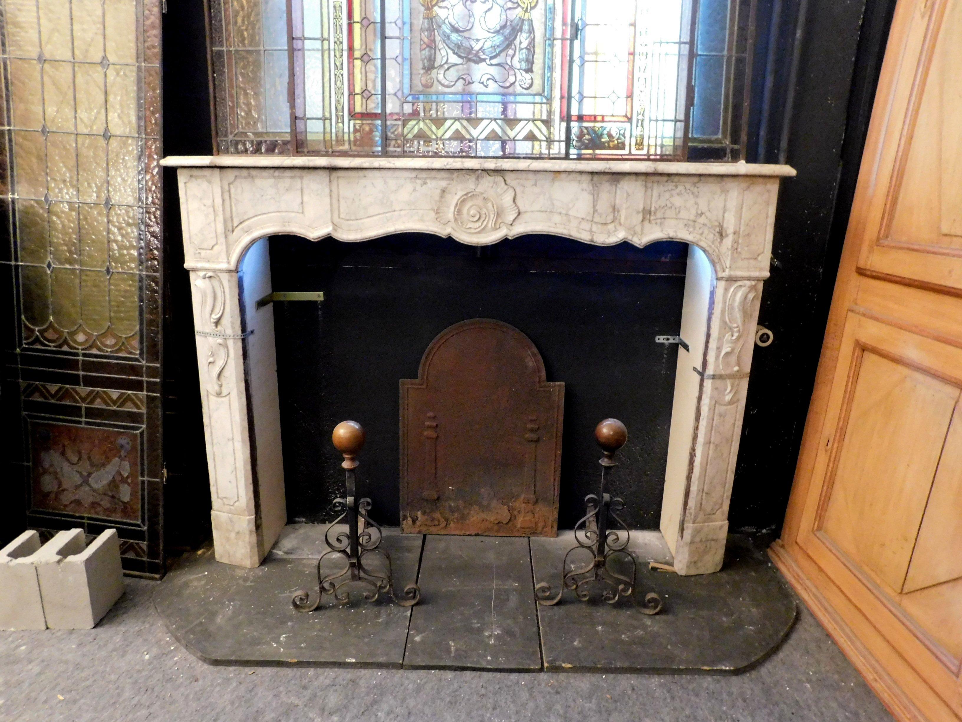 Italian Antique Fireplace Mantle White Carrara Marble, Sculpted Shell, 18th Century Italy For Sale