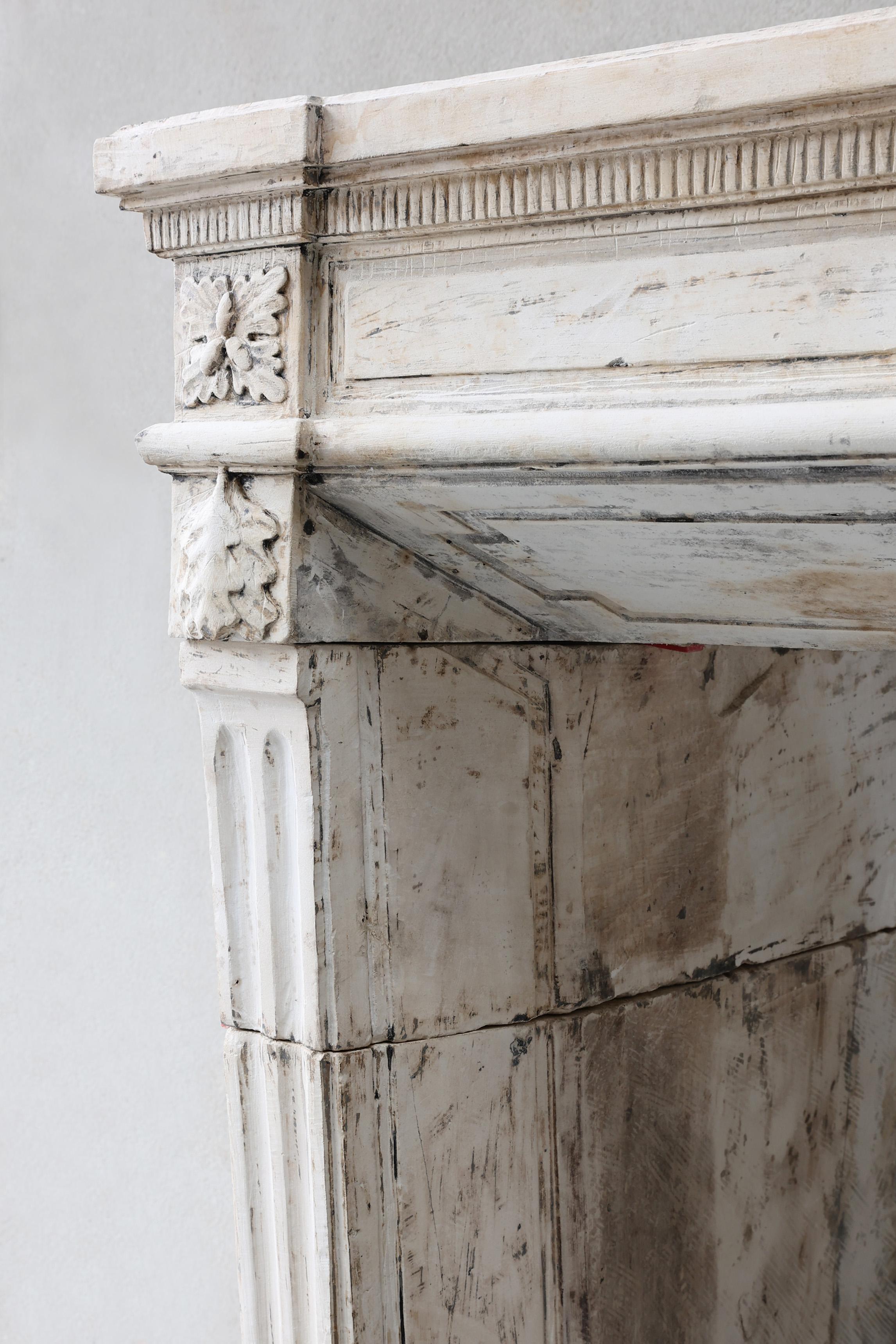 Camino antico in pietra calcarea francese del XIX secolo in vendita 5