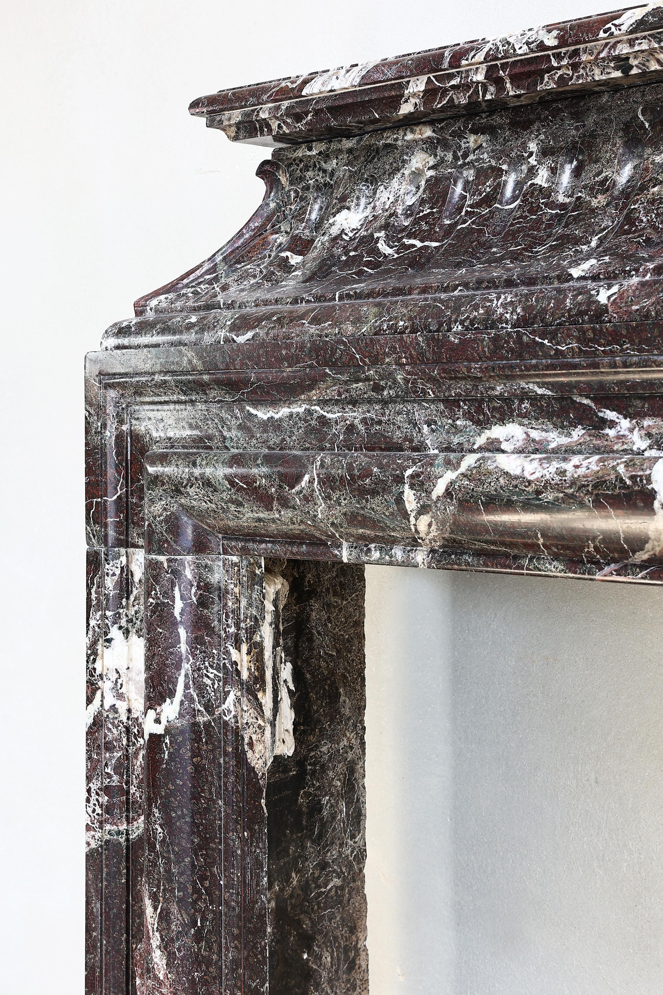 Antique Fireplace of Levanto Marble from the 19th Century in Style of Louis XVI For Sale 6