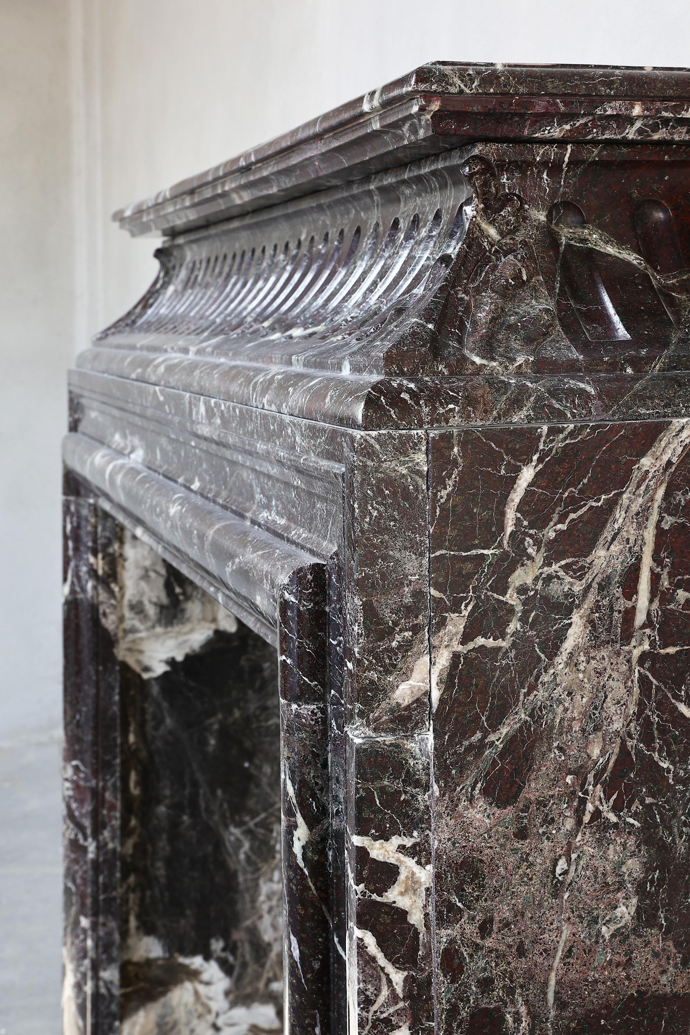 Antique Fireplace of Levanto Marble from the 19th Century in Style of Louis XVI For Sale 7