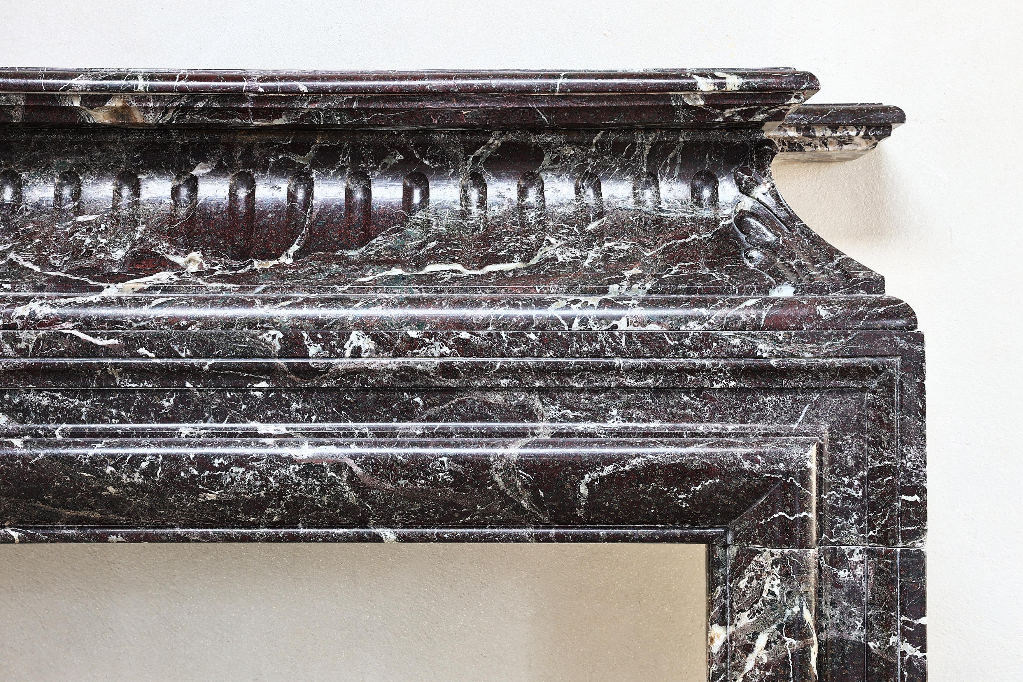 Antique Fireplace of Levanto Marble from the 19th Century in Style of Louis XVI In Good Condition For Sale In Made, NL