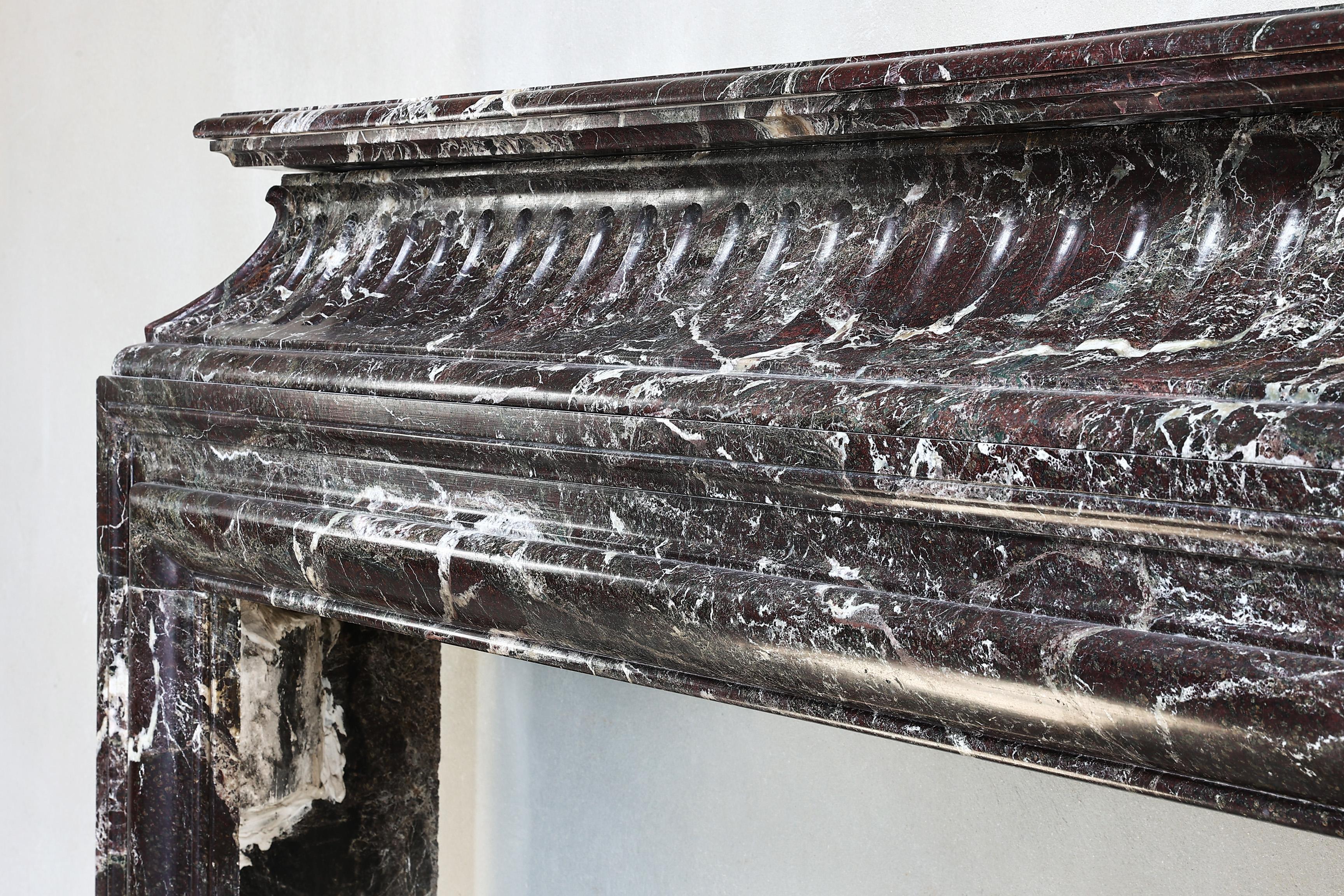 Antique Fireplace of Levanto Marble from the 19th Century in Style of Louis XVI For Sale 2