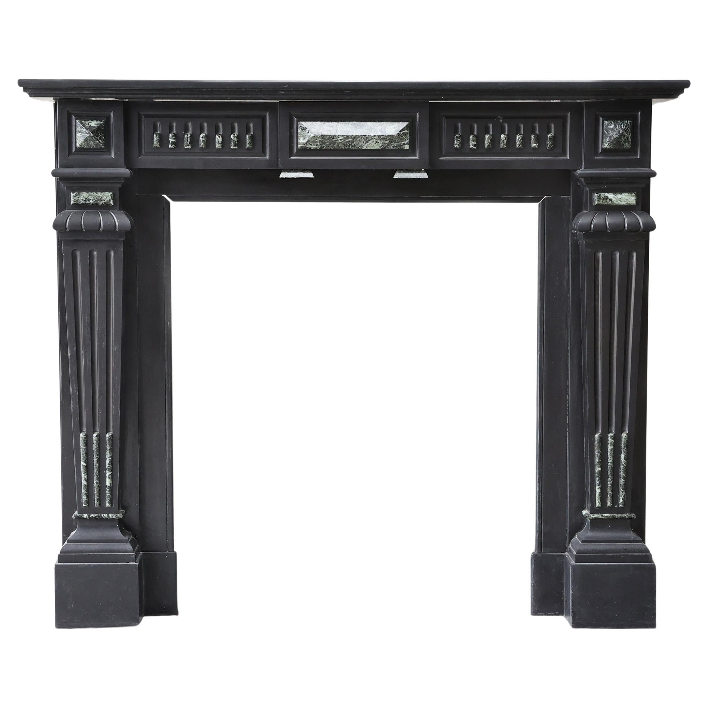 Antiker Kamin aus Noir de Mazy-Marmor, 19. Jahrhundert, Louis XVI.-Stil