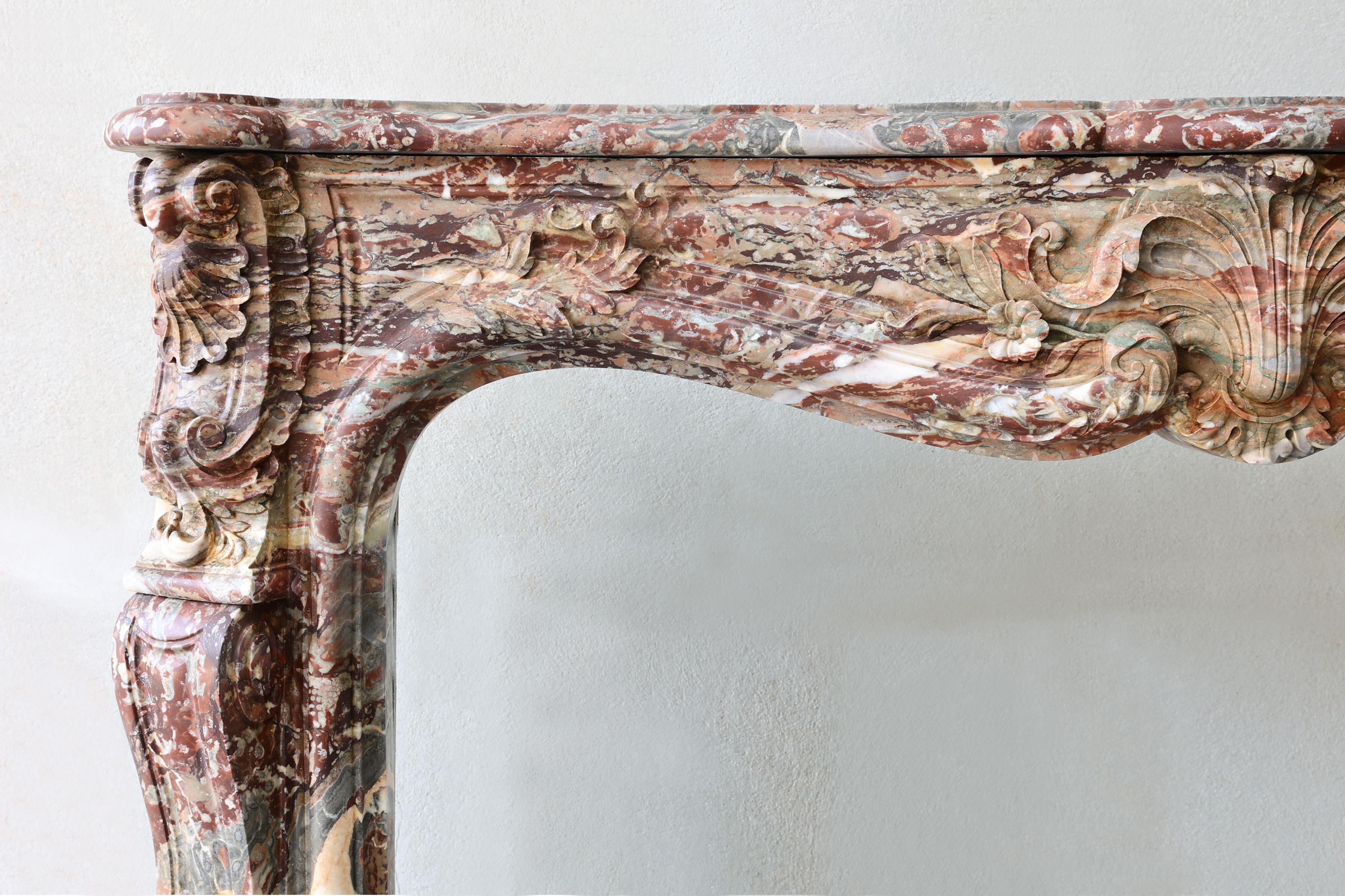 Antique Marble Fireplace Mantel In Good Condition For Sale In Made, NL