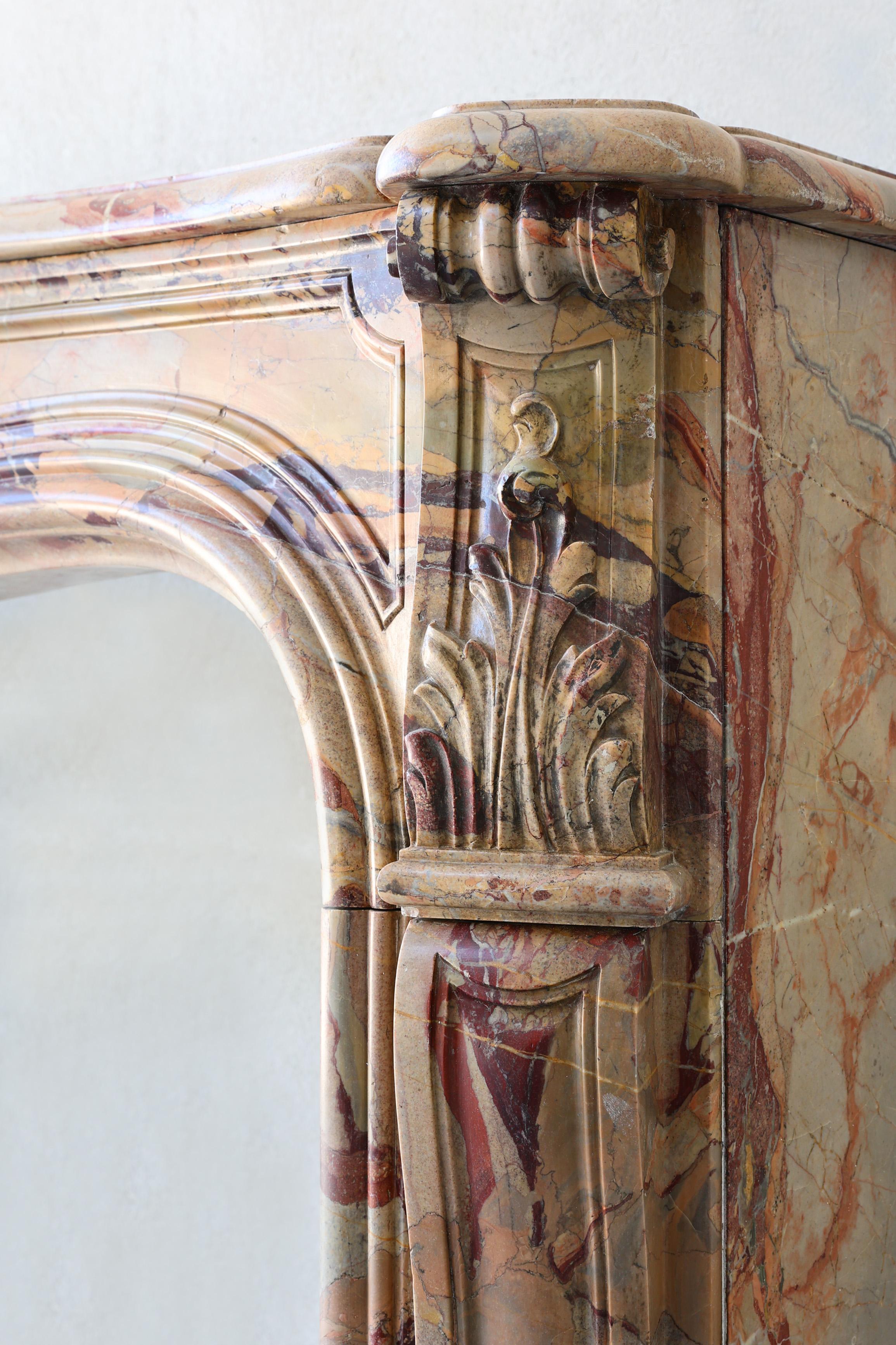 Camino antico   Marmo Sarrancolin  xIX secolo in vendita 1