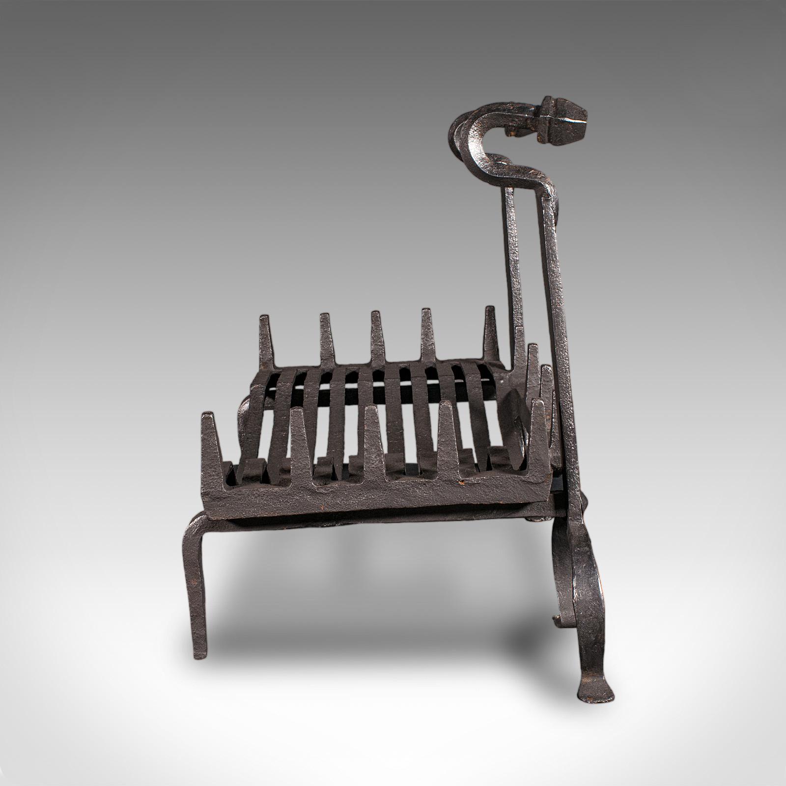 Tardo vittoriano Set da camino antico, inglese, ferro battuto, cesto da fuoco, androni, vittoriano in vendita