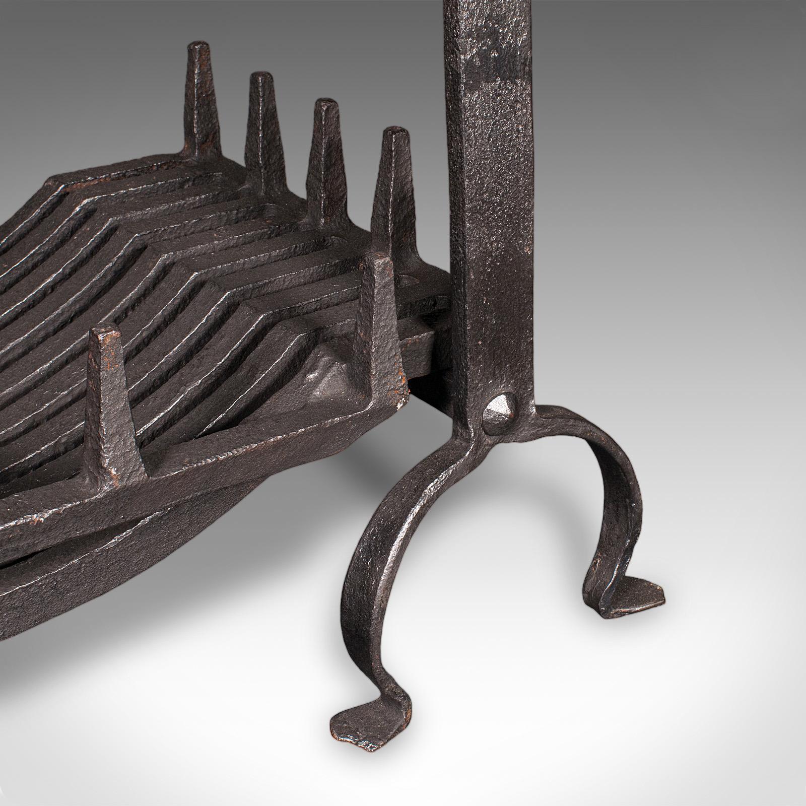 Set da camino antico, inglese, ferro battuto, cesto da fuoco, androni, vittoriano in vendita 1