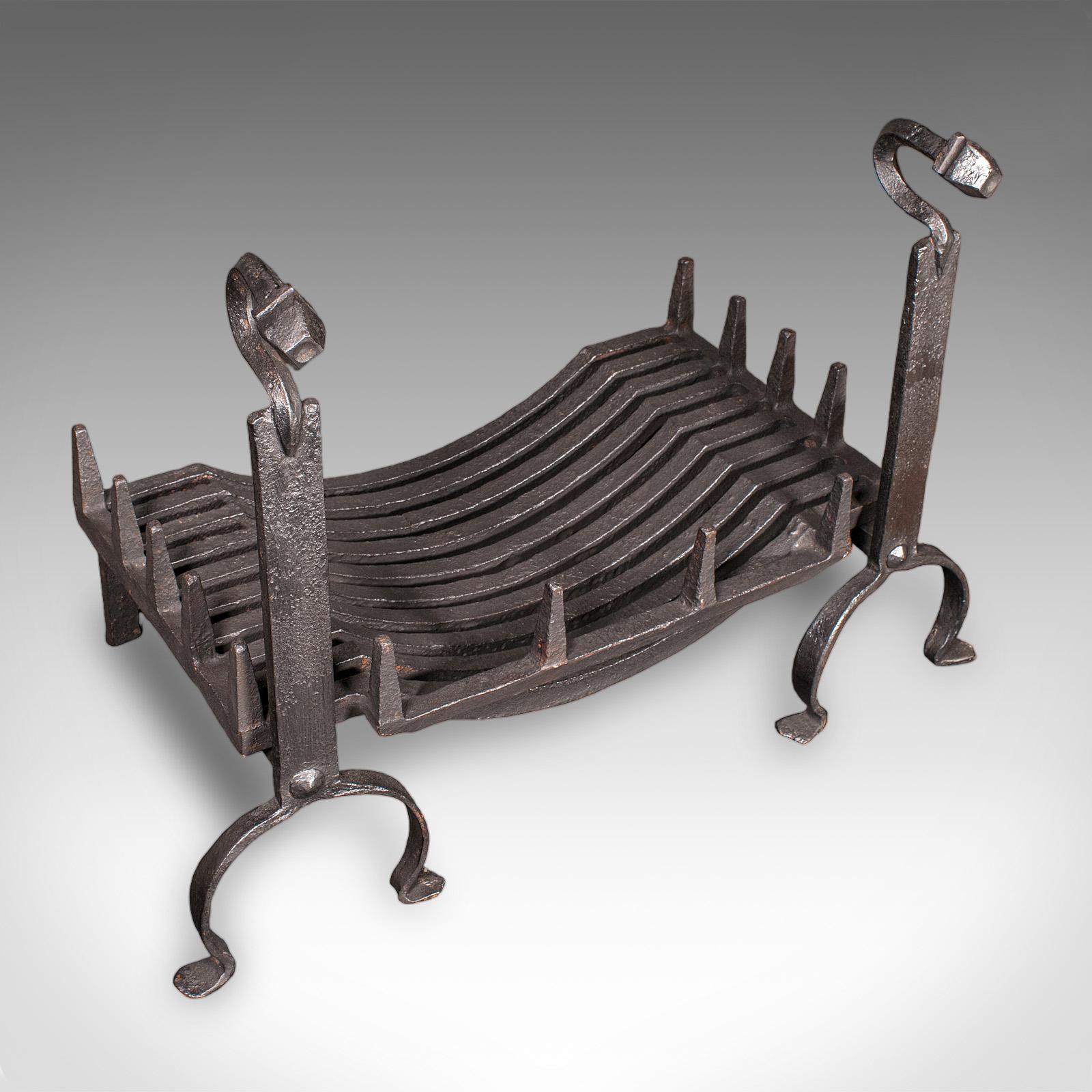 Set da camino antico, inglese, ferro battuto, cesto da fuoco, androni, vittoriano in vendita 2