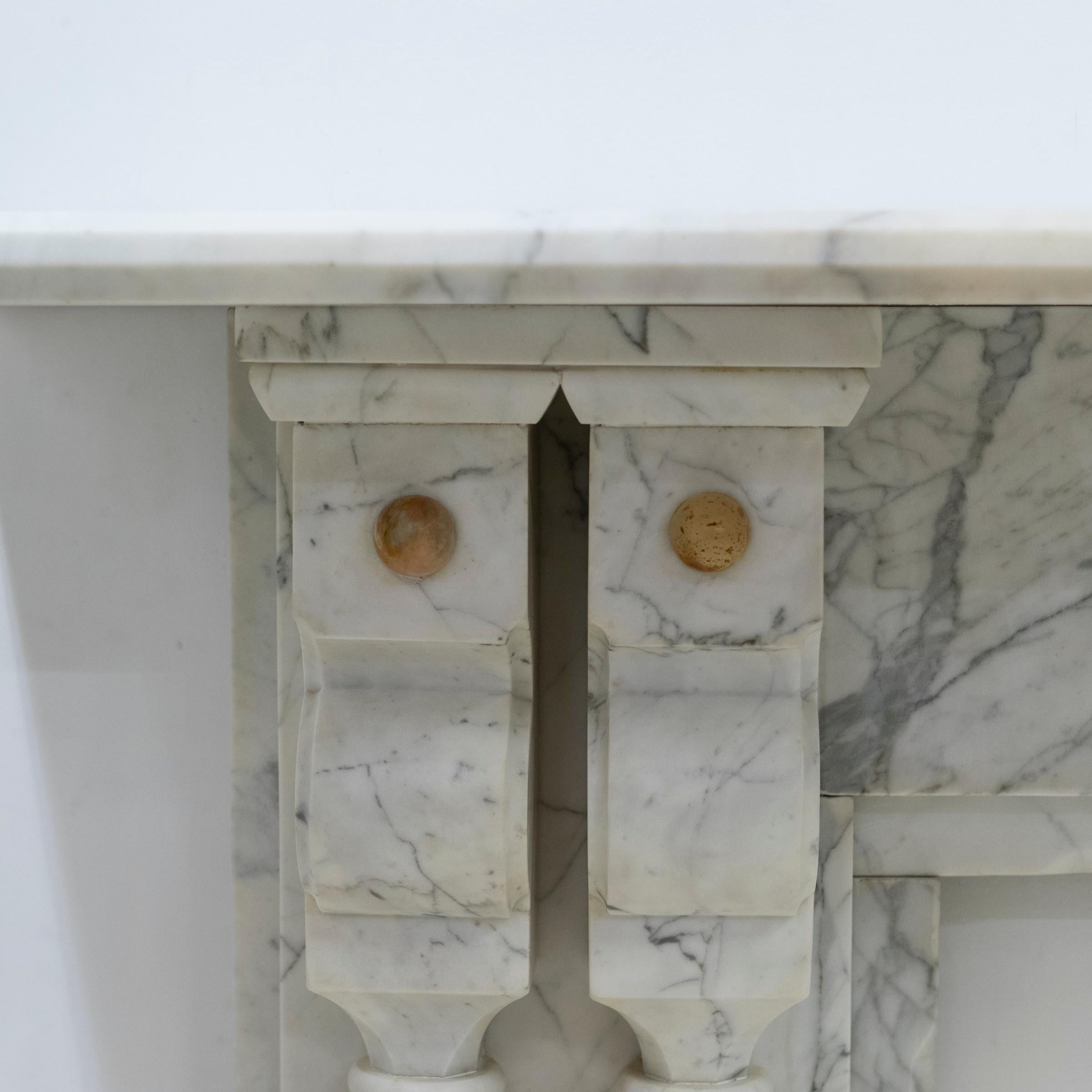 Entorno de Chimenea Antiguo con Columnas de Mármol Siena en Bueno estado para la venta en Ware, GB