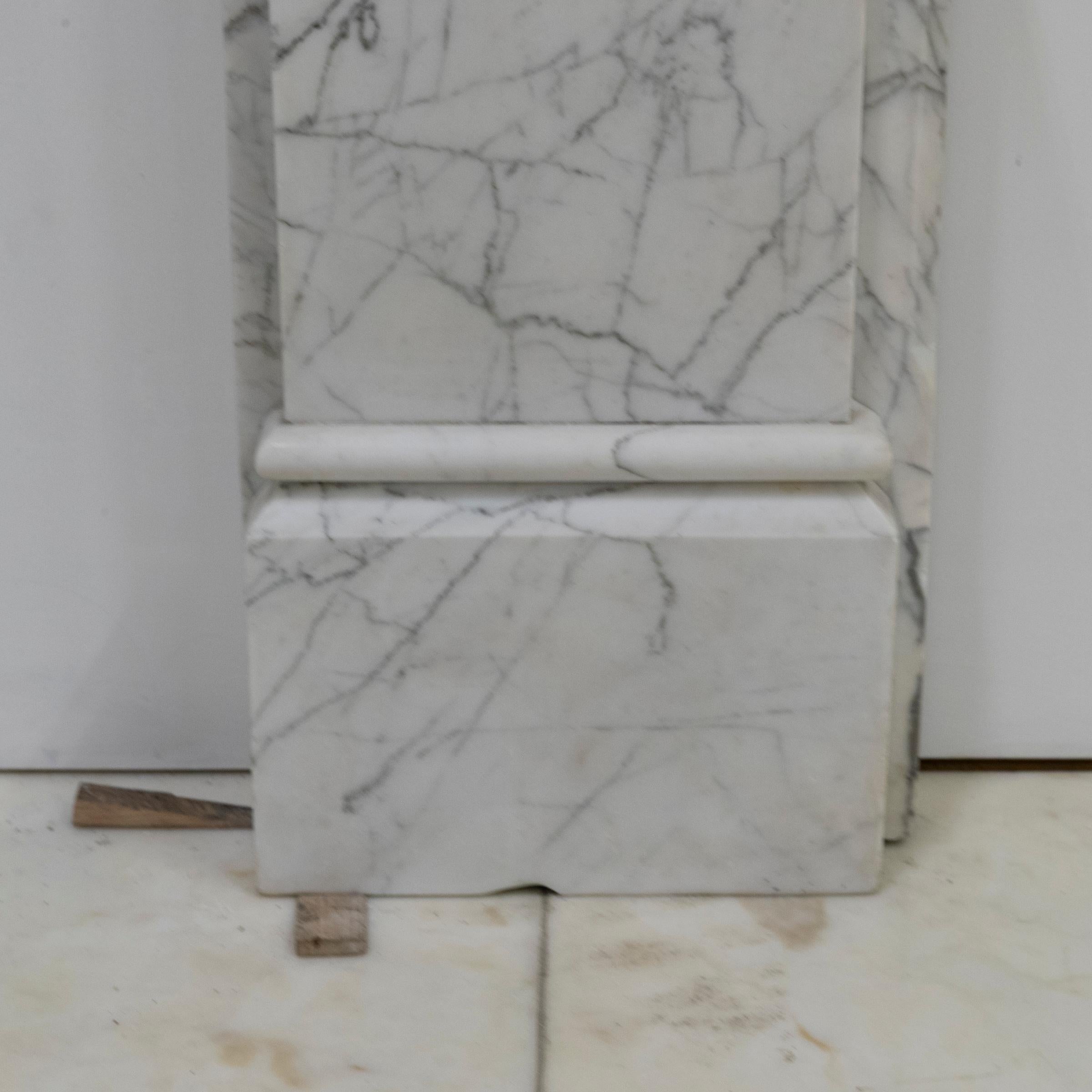 Entorno de Chimenea Antiguo con Columnas de Mármol Siena Mármol de Siena en venta