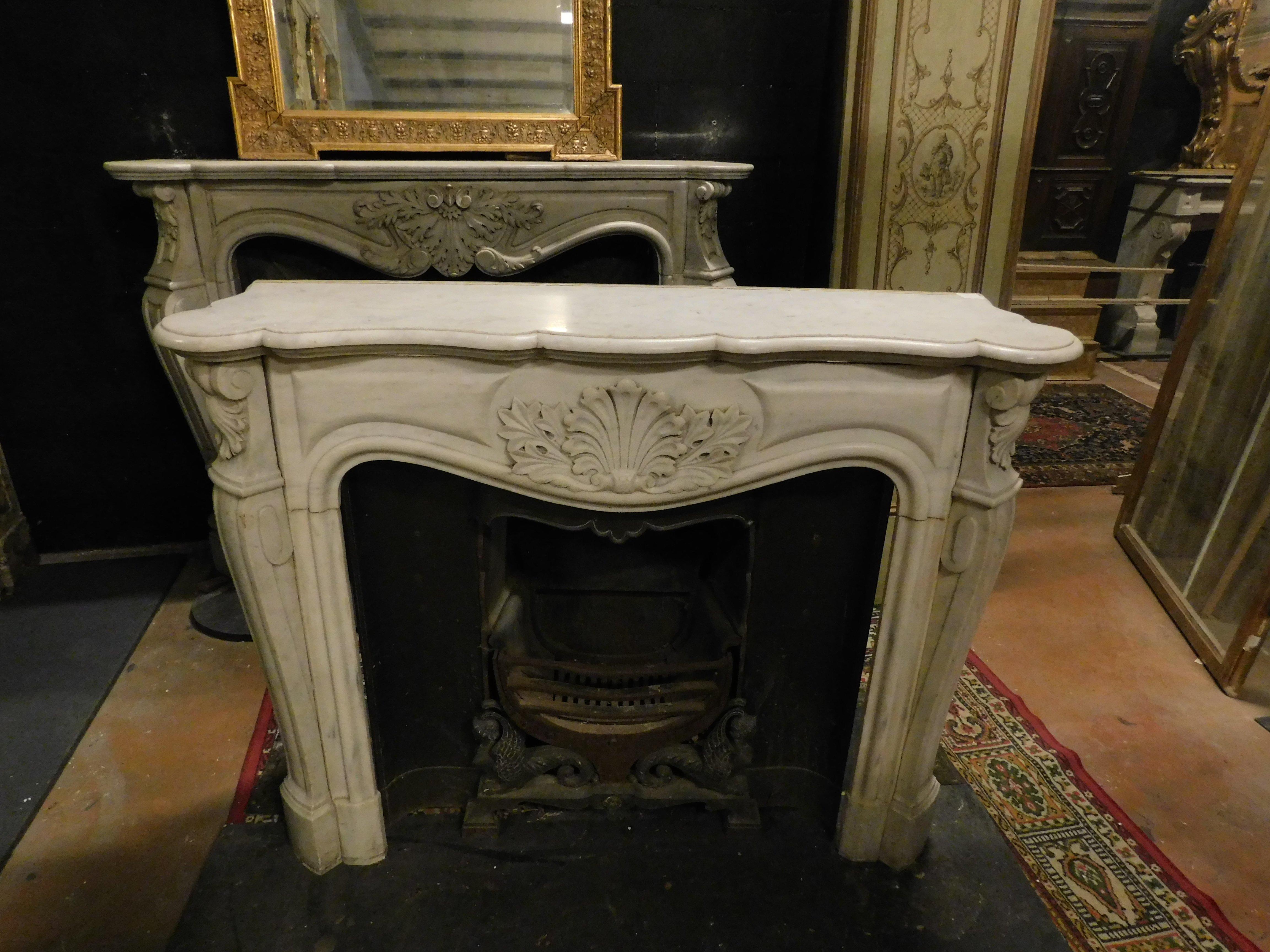 Hand-Carved Antique Fireplace White Carrara Marble, Carved Acanthus Leaves, '700 France