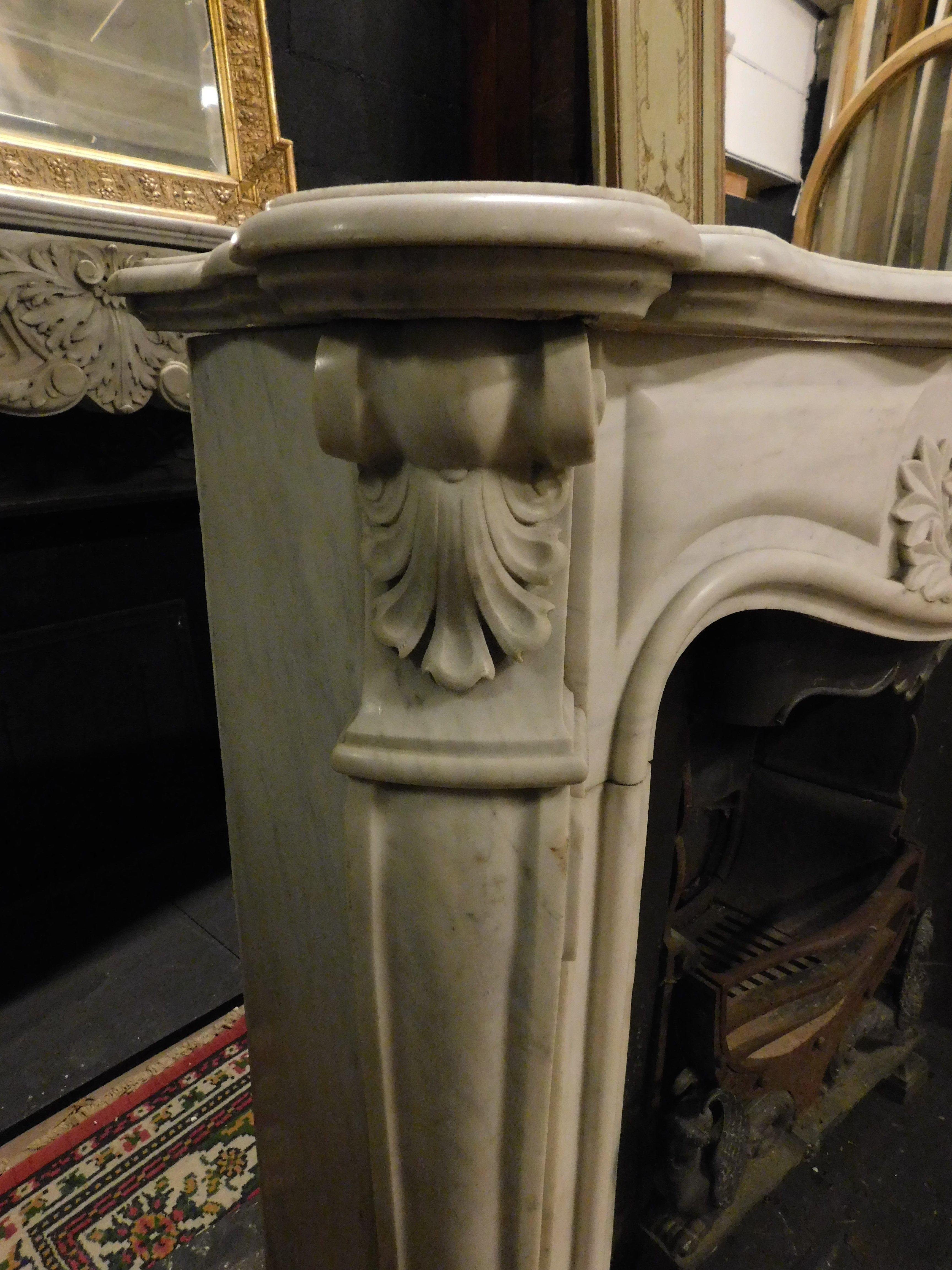 18th Century and Earlier Antique Fireplace White Carrara Marble, Carved Acanthus Leaves, '700 France