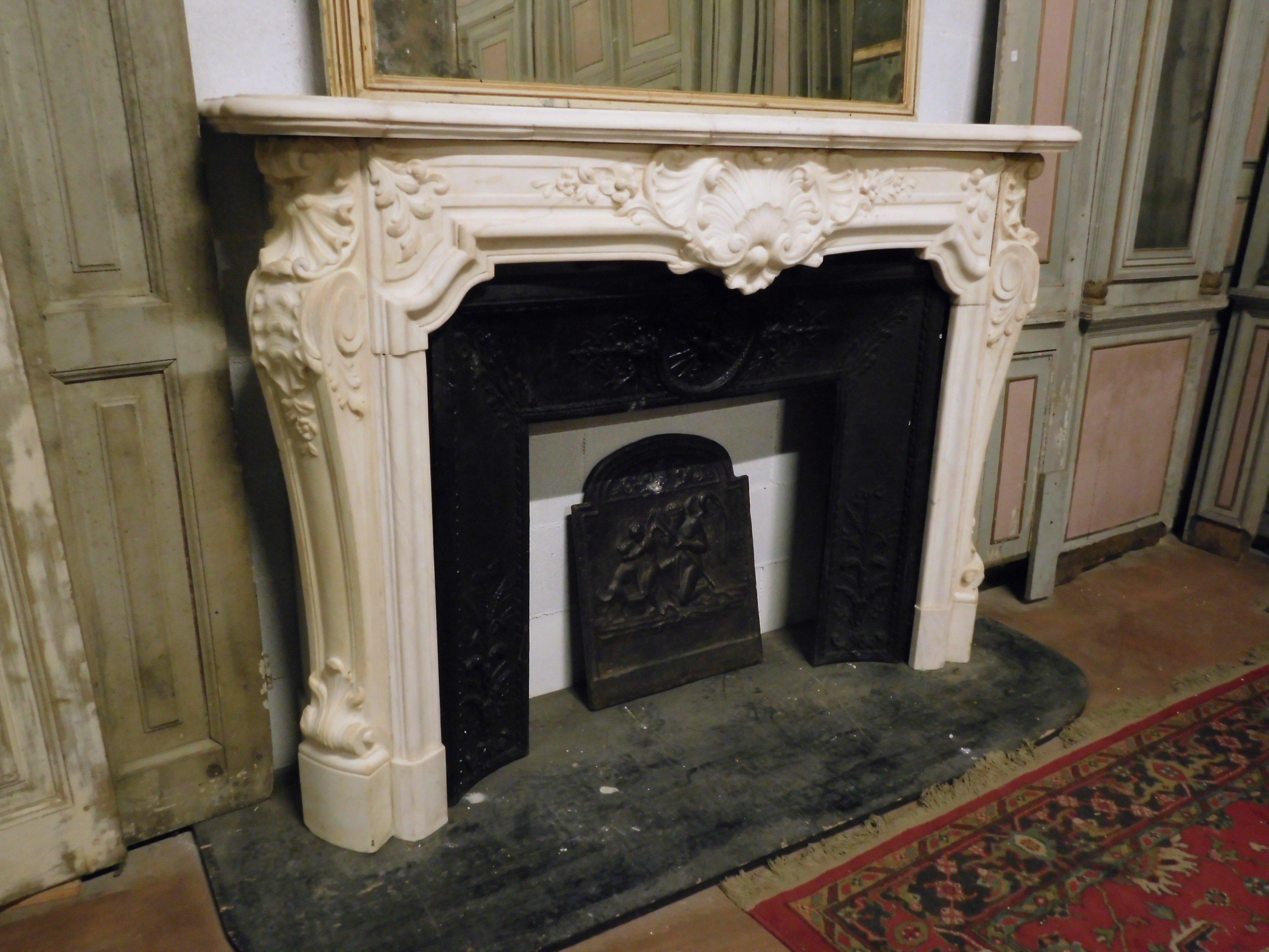 19th Century Antique Fireplace White Statuary Marble of Carrara, Richly Carved, 1800, Italy For Sale