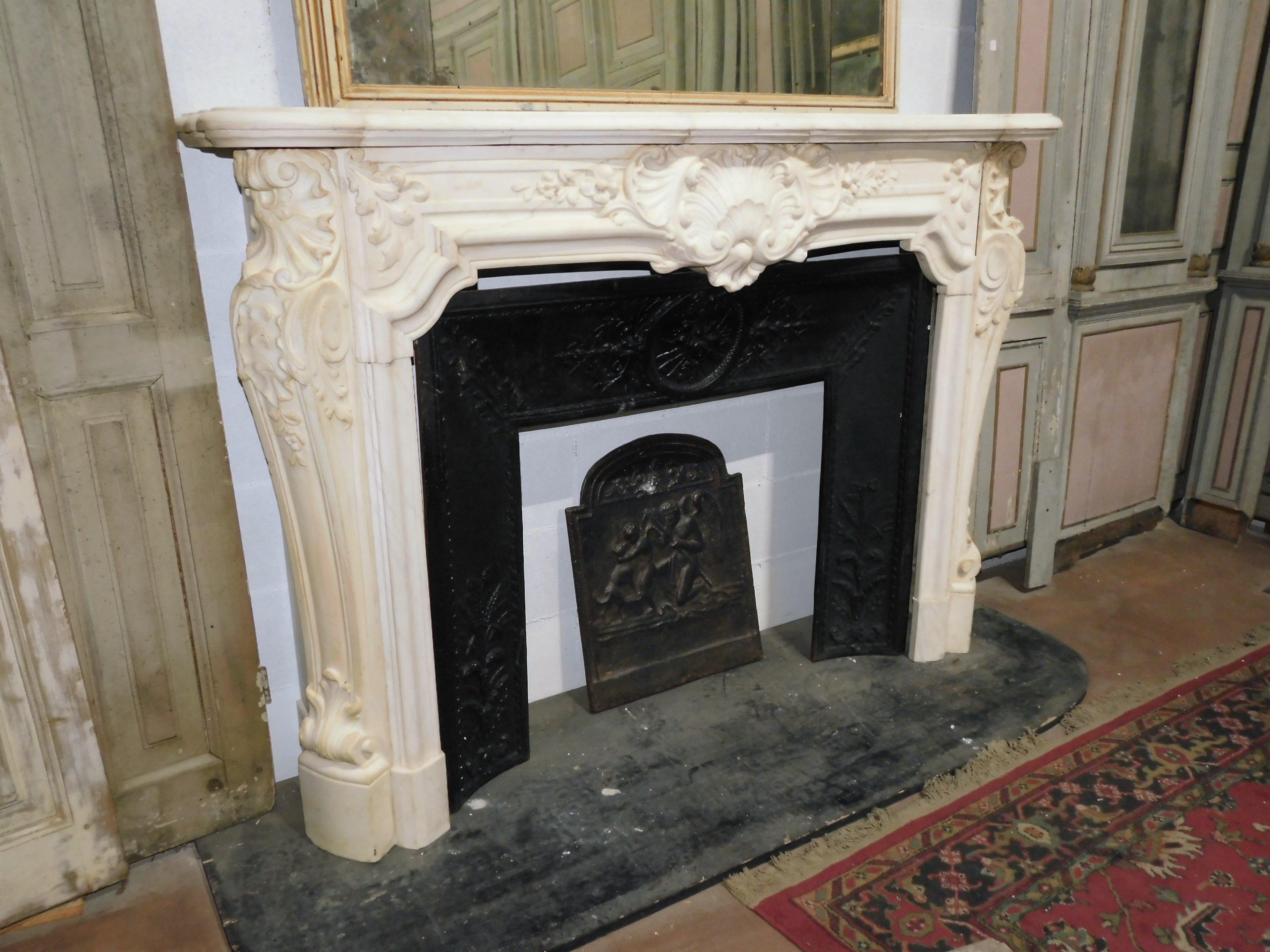 Carrara Marble Antique Fireplace White Statuary Marble of Carrara, Richly Carved, 1800, Italy For Sale