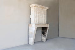 Antiker Kamin mit Trumeau-Kamin