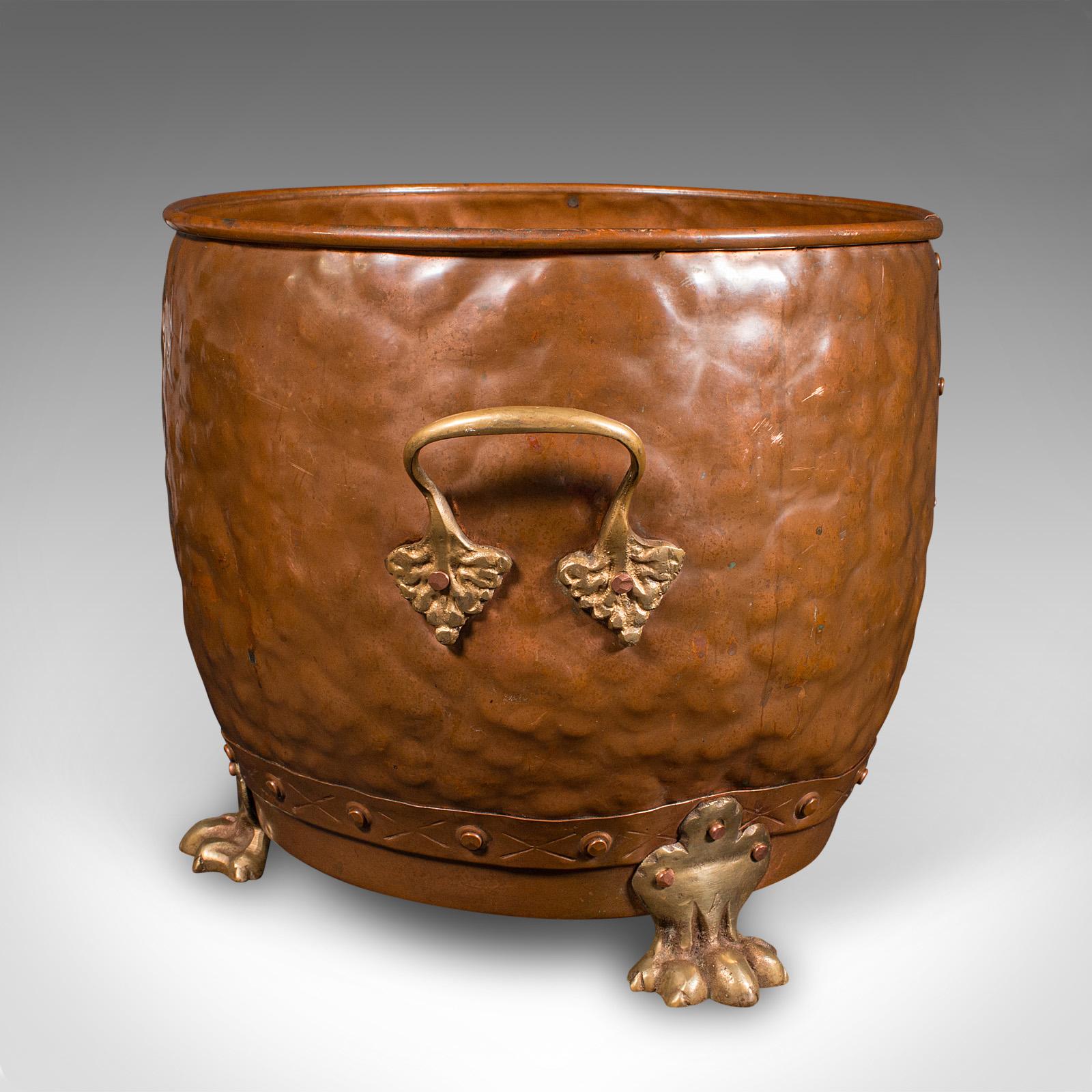 Tardo vittoriano Fireside Antiques, inglese, rame battuto a mano, bidone del carbone, vittoriano, C.C. in vendita