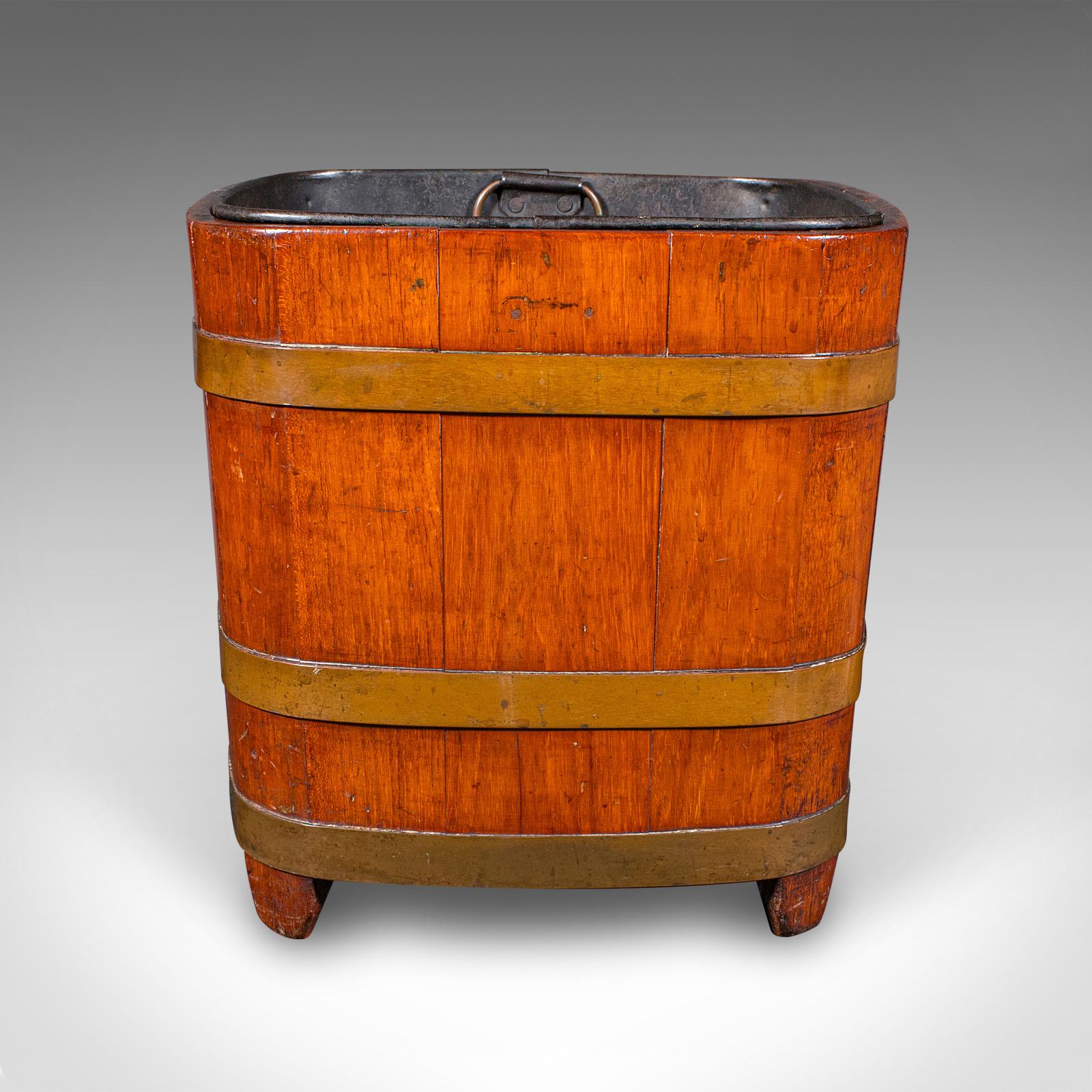 Antiker Kaminspeicher, Englisch, Kaminkorb, Holzscheitkorb, spätviktorianisch (Spätes 19. Jahrhundert) im Angebot