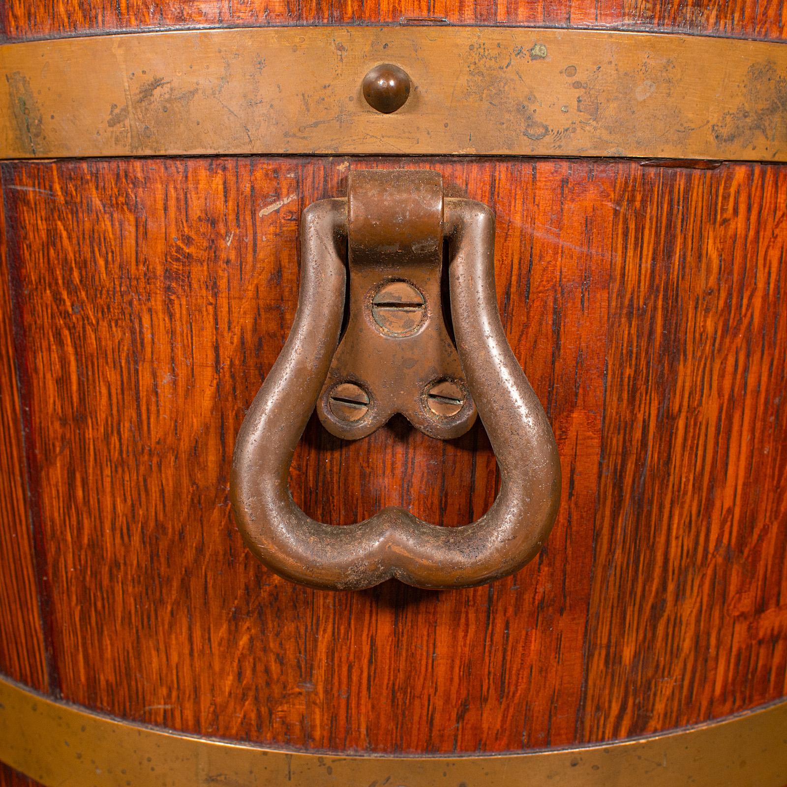 Fireside Antiques, inglese, Oak, secchio per il fuoco a coppa, bidone per il carbone, CIRCA 1920 in vendita 2