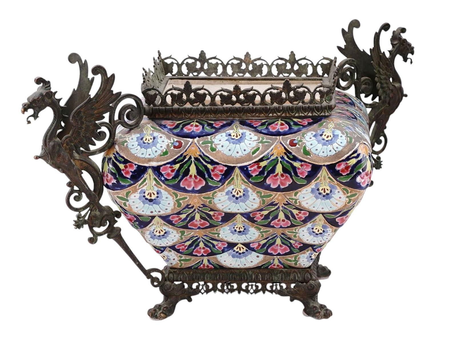 Antike Fischer Chinoiserie Chinesisch inspiriert Keramik Bronze Jardiniere Pflanzer (Ungarisch) im Angebot