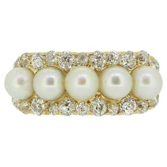Anillo antiguo de perlas y diamantes de cinco piedras