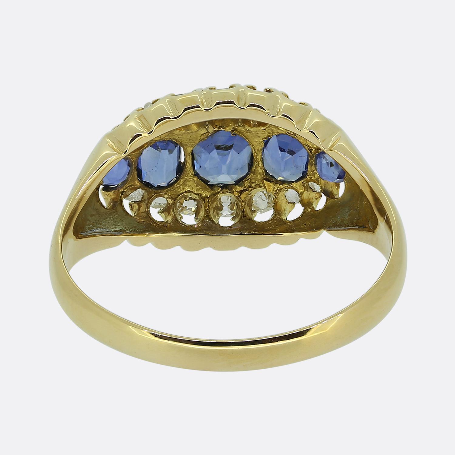 Antiker Ring mit fünf Steinen, Saphiren und Diamanten (Alteuropäischer Brillantschliff) im Angebot