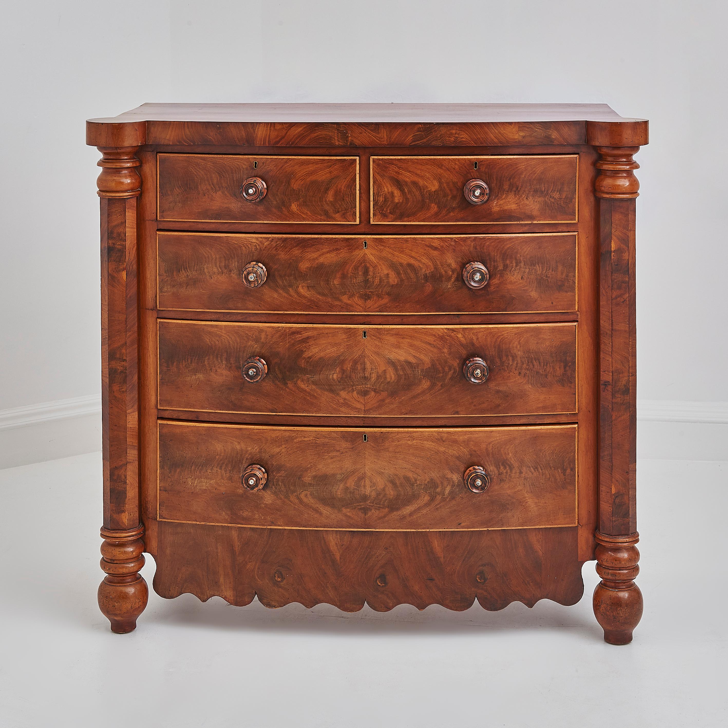 Antique Flame Mahogany Chest of Drawers In Good Condition In London, GB