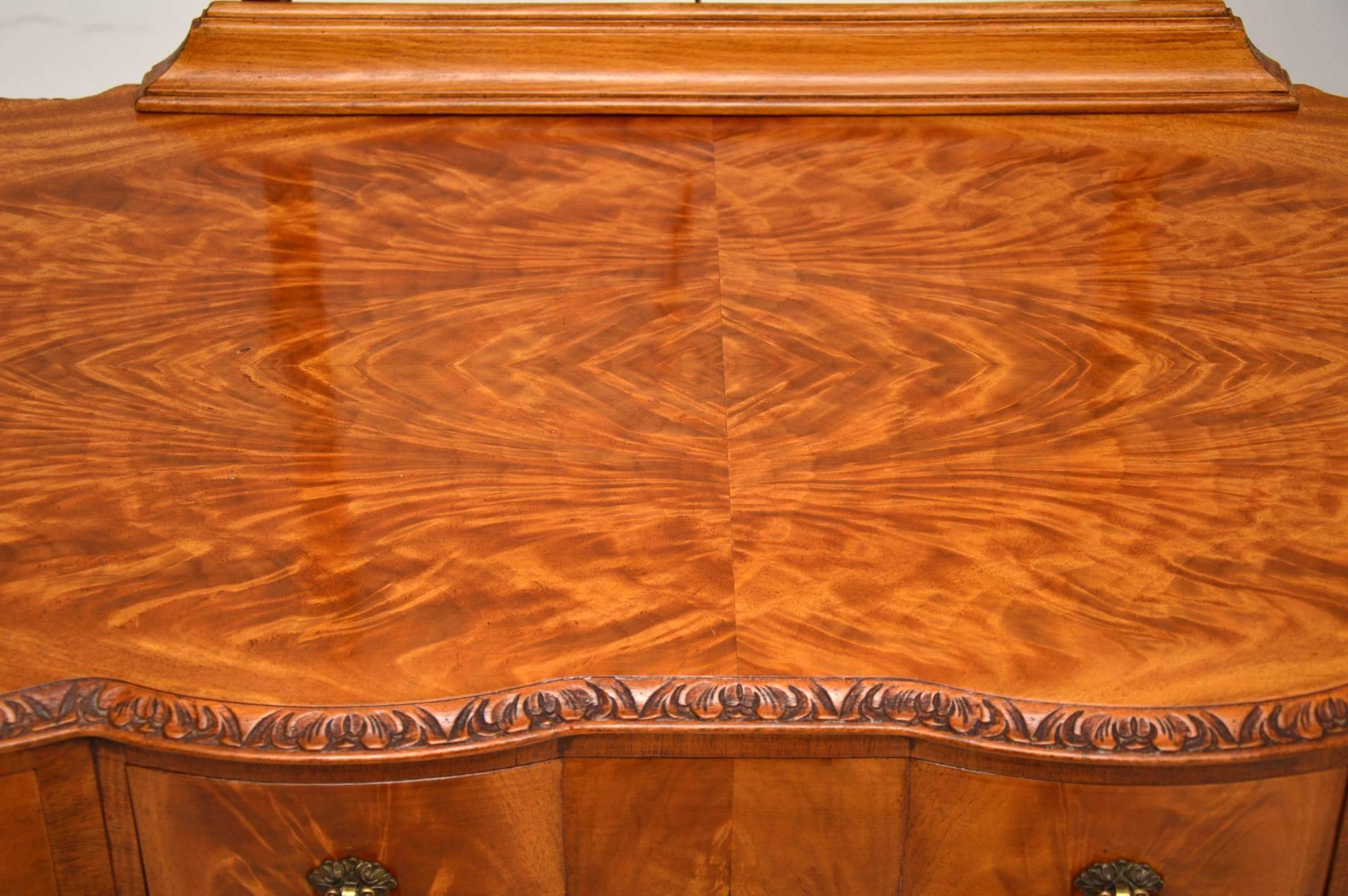 Early 20th Century Antique Flame Mahogany Dressing Table