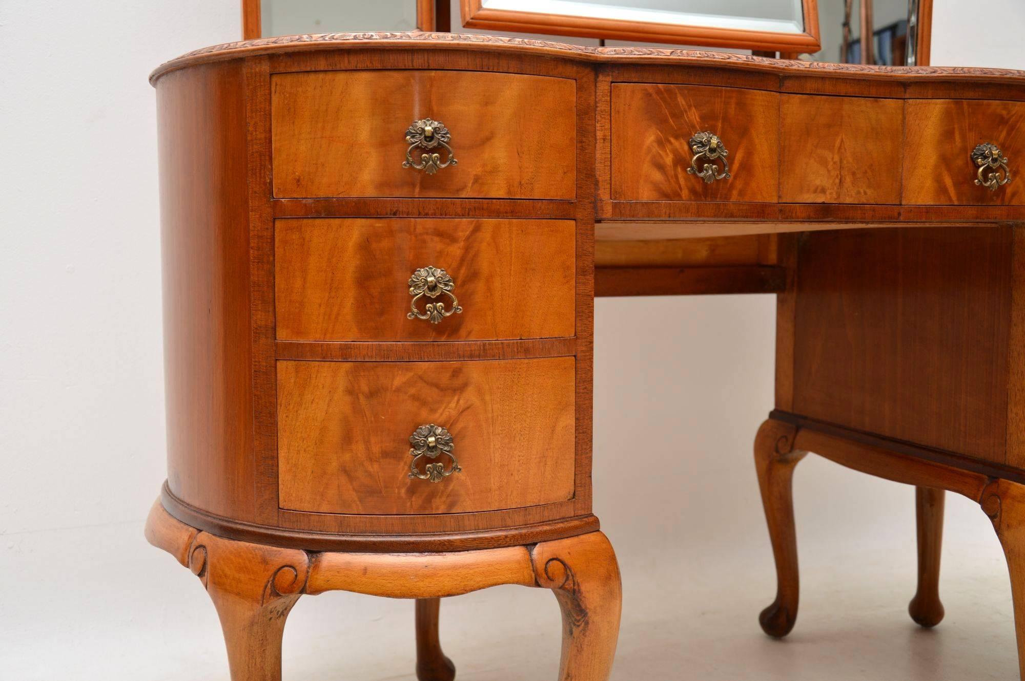Antique Flame Mahogany Dressing Table 2