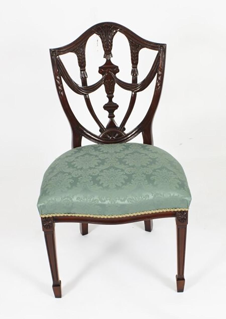 Antique Flame Mahogany Extending Dining Table & 12 ShieldBack Chairs 10