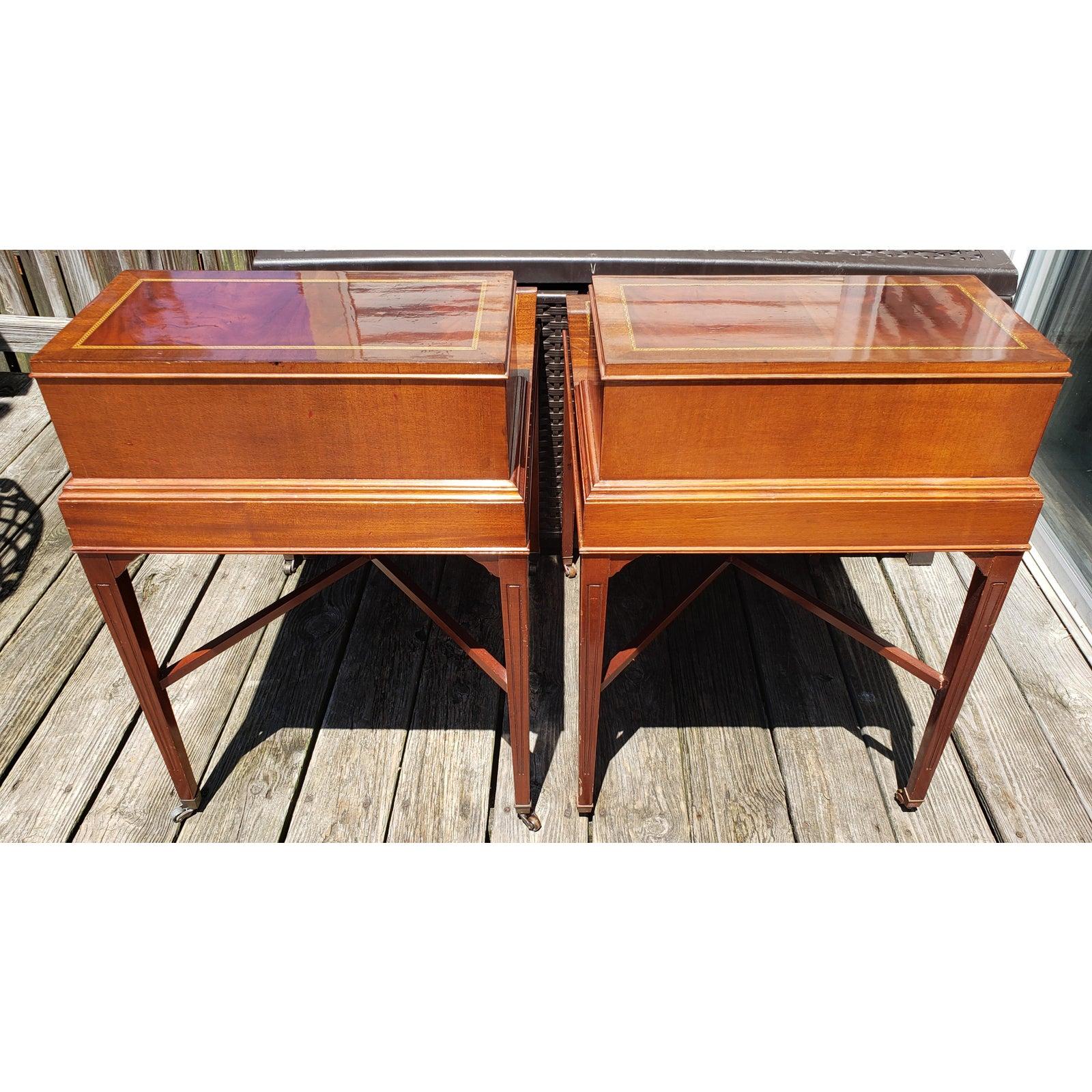 Antique Flame Mahogany Inlaid Satinwood Banded 2 Tier Side Tables, a Pair 3