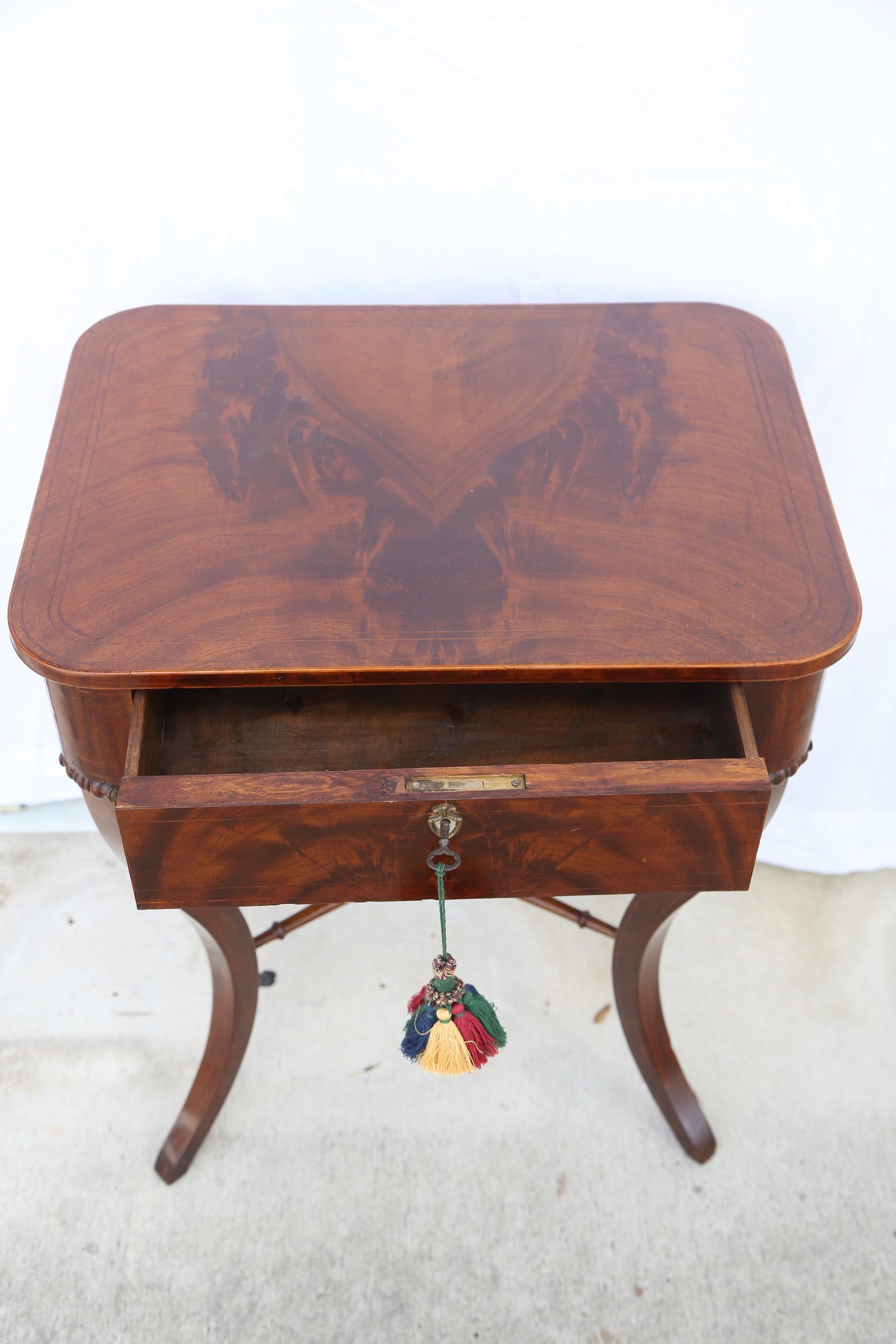 Antique Flame Mahogony English Side Table with Cabriole Legs 3