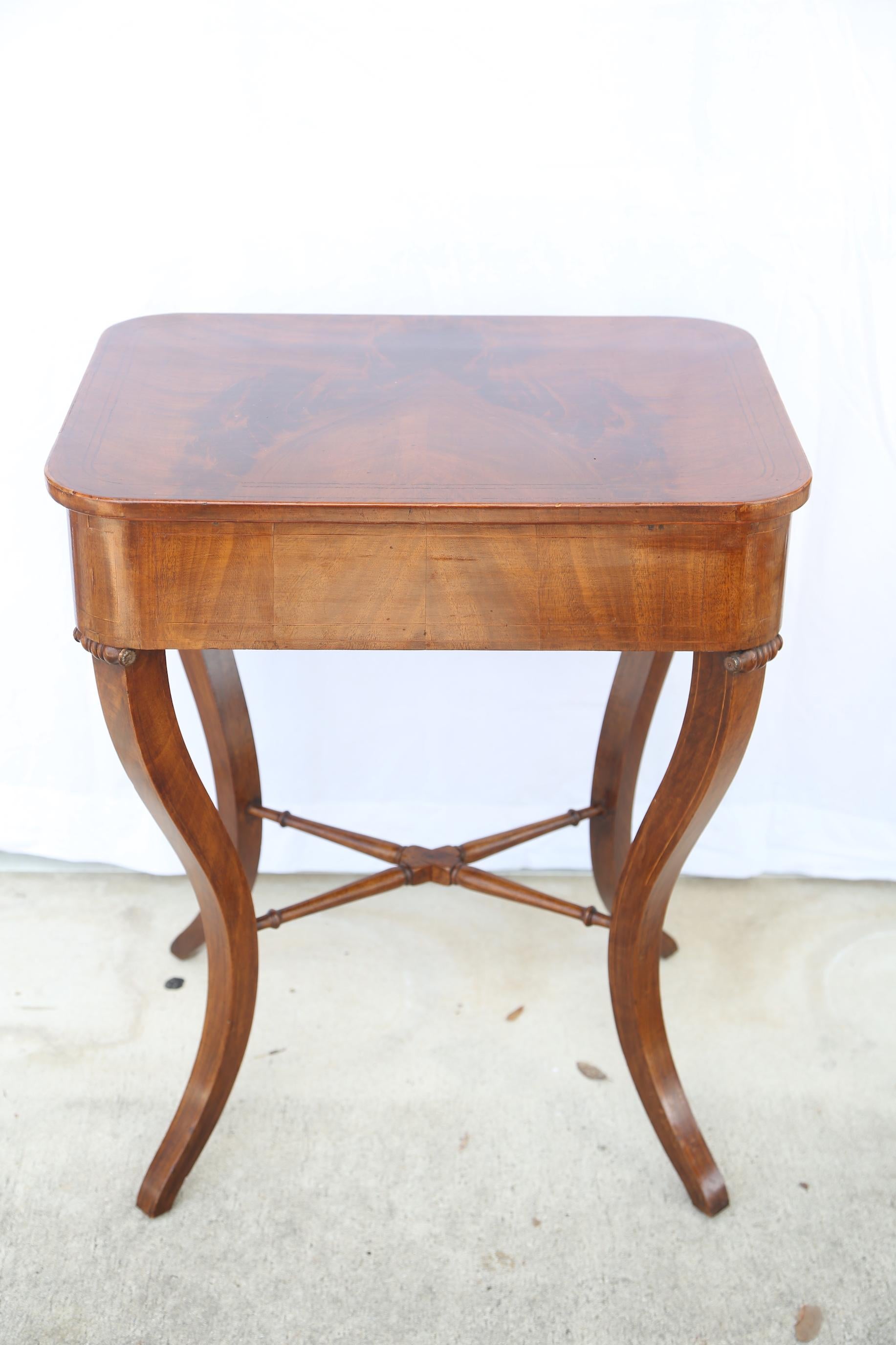 Antique Flame Mahogony English Side Table with Cabriole Legs 4