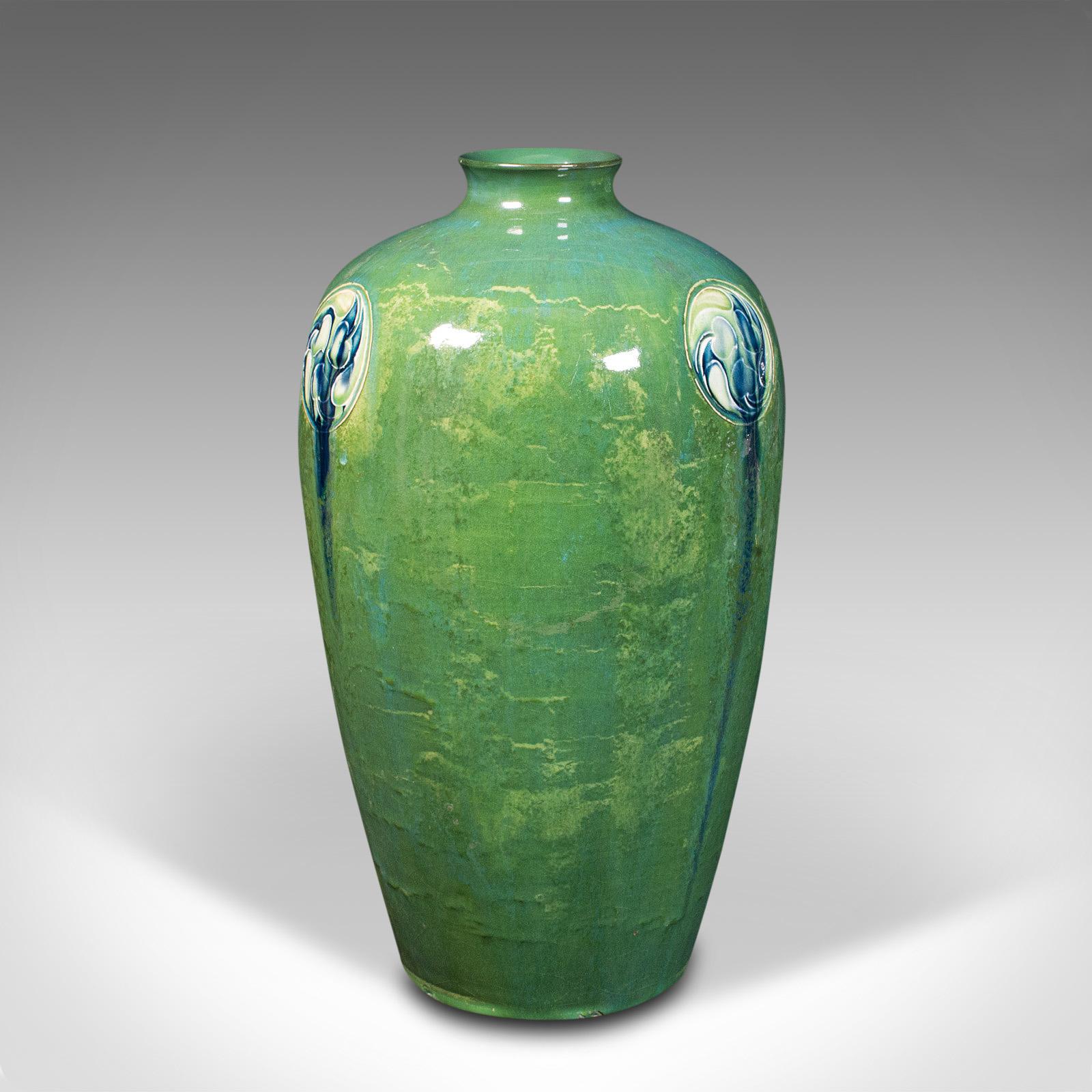 XX secolo Vaso flaminio antico, Art Nouveau, Moorcroft, Liberty, London, Edwardian, 1910 in vendita