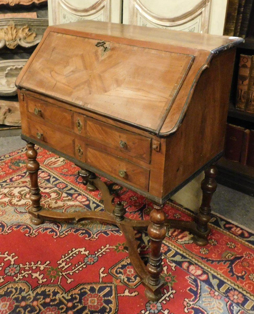 Antique Flap Writing Desk in Walnut, Carved Cross Legs, Early 18th Century Italy For Sale 7