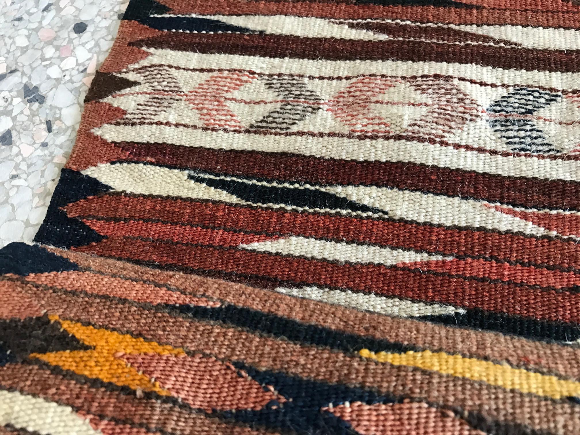 Antiker flach gewebter türkischer Kelim-Teppich (Spätes 19. Jahrhundert) im Angebot