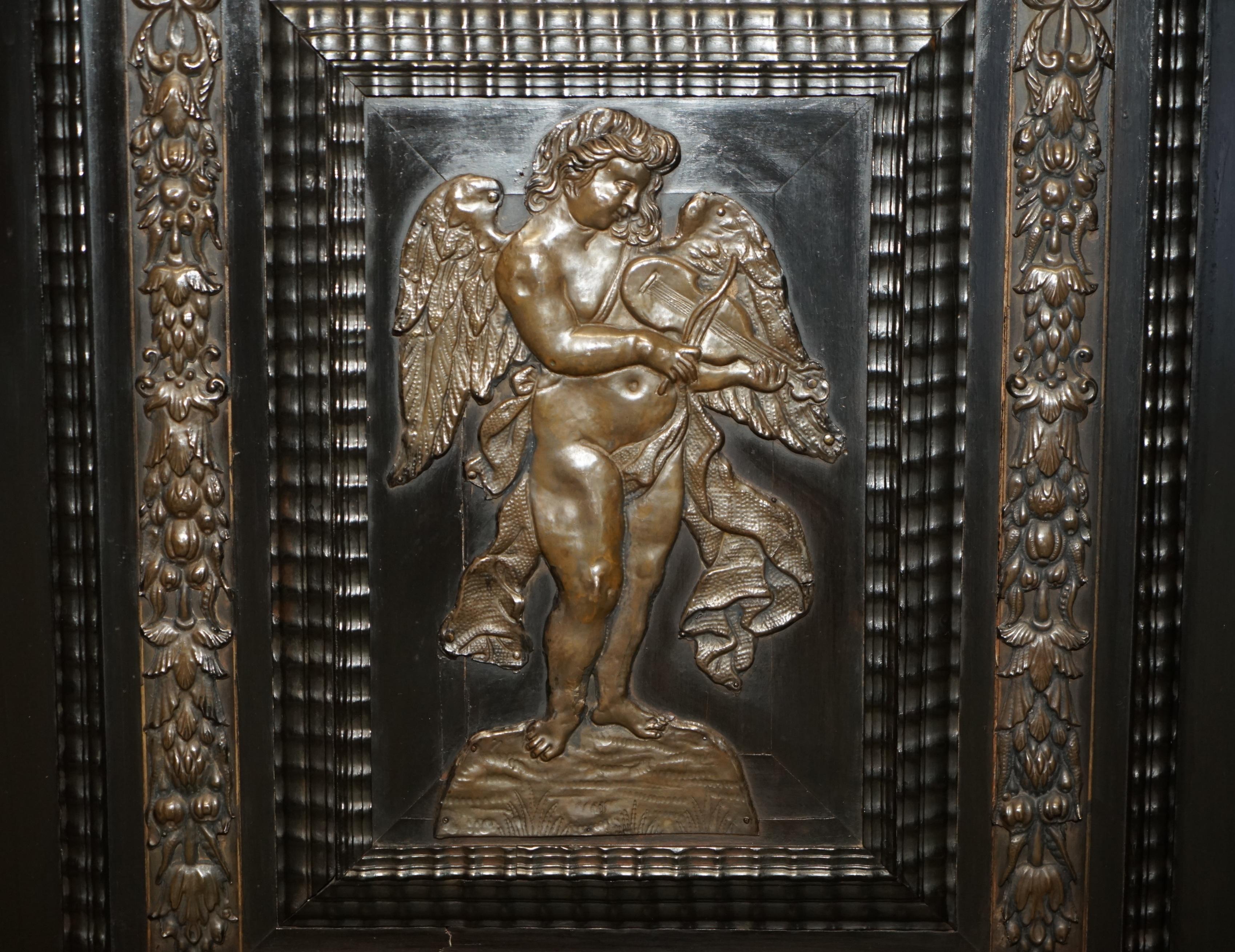 ANTIQUE FLEMISH 18TH CENTURY EBONiSED BRONZE CHERUB & TORTOISESHELL SIDEBOARD 4