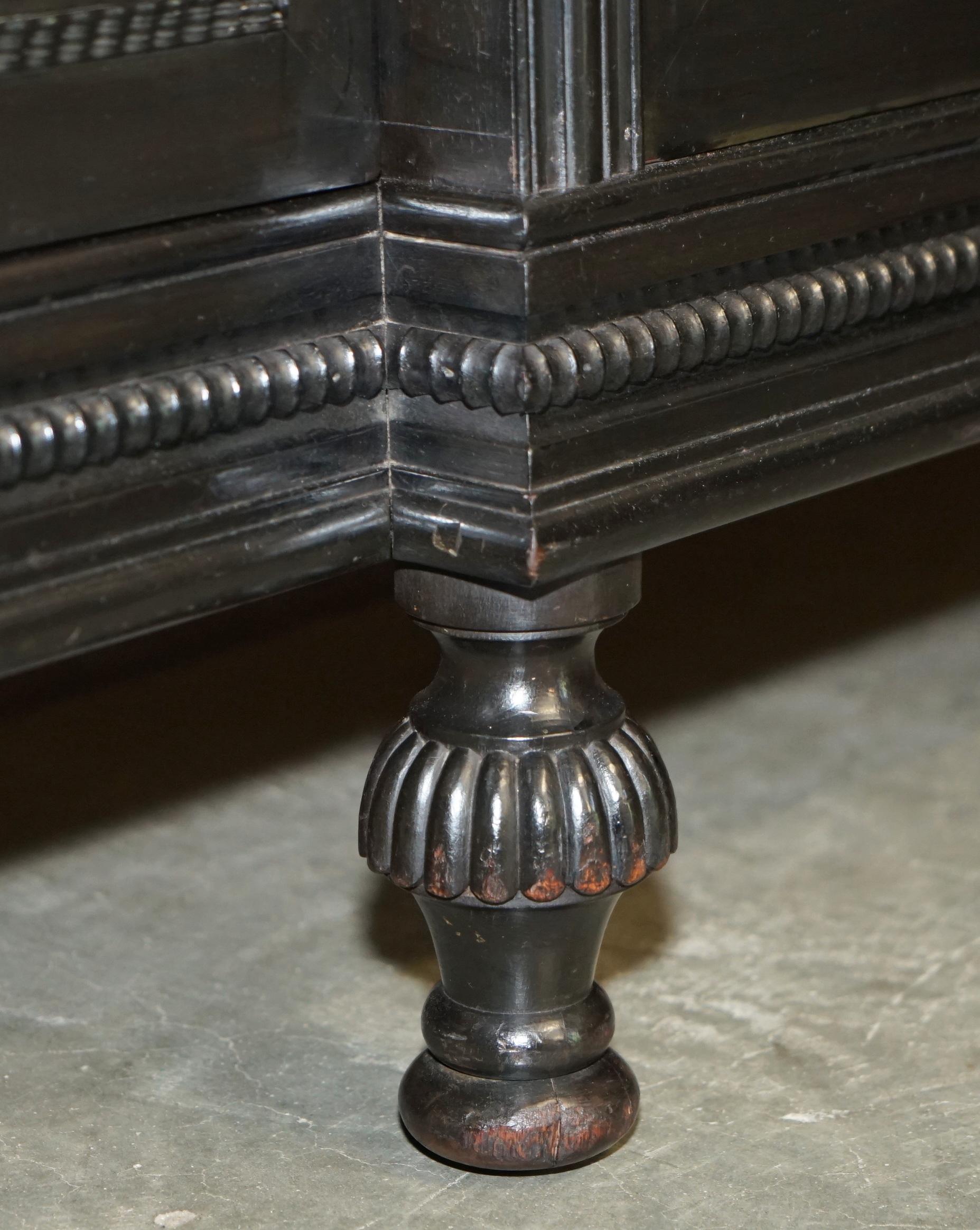 ANTIQUE FLEMISH 18TH CENTURY EBONiSED BRONZE CHERUB & TORTOISESHELL SIDEBOARD 3