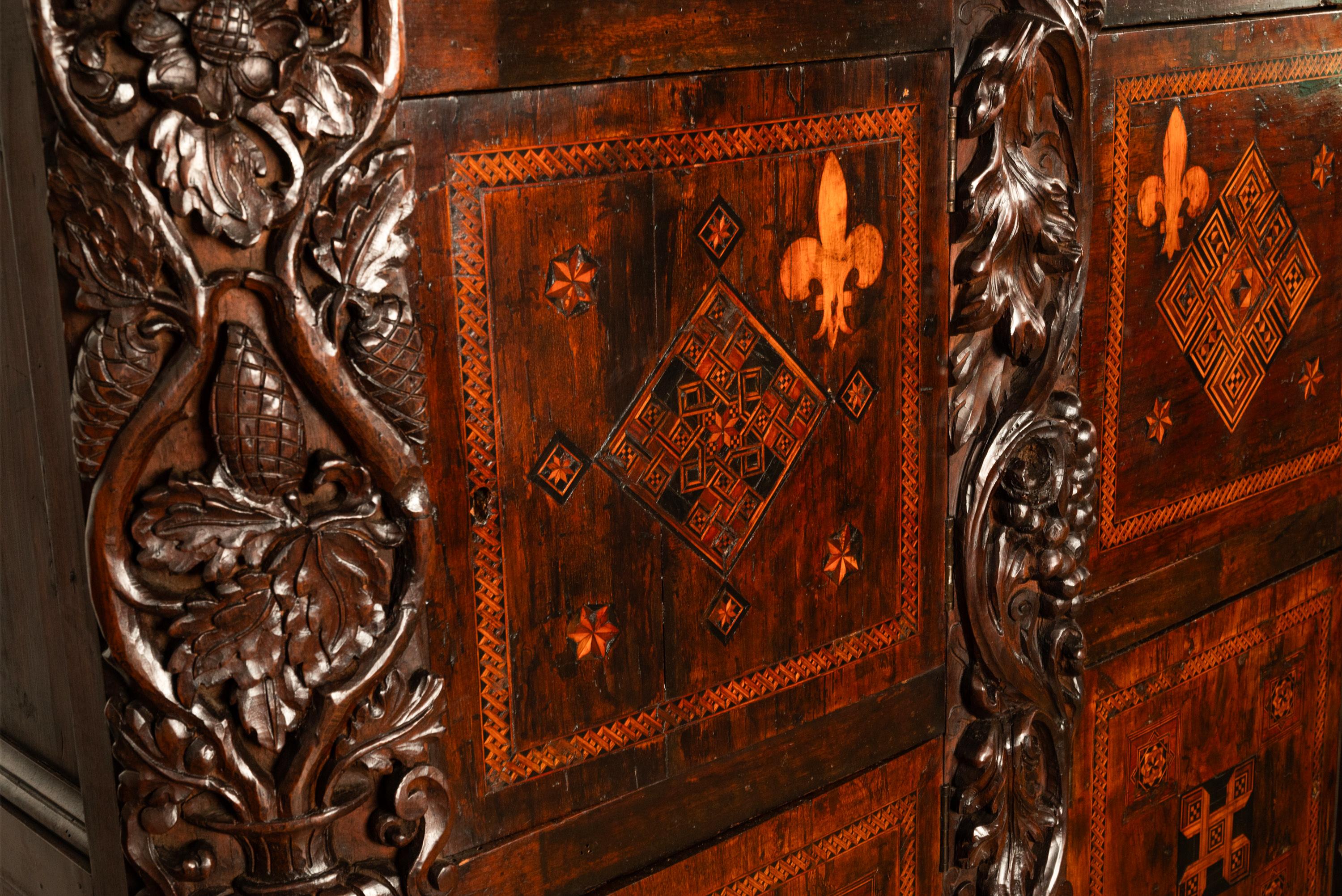 Antique Cabinet de Manuscrit Royal Flamand / Hollandais en marqueterie de noyer:: vers 1680 en vente 3