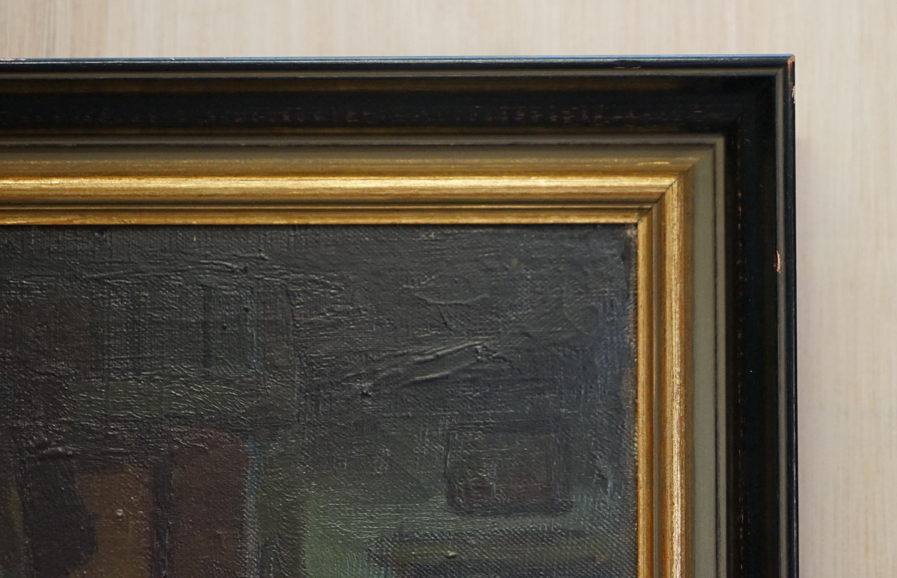 Toile Ancienne peinture à l'huile flamande exposée dans un musée au petit musée, signée Demoen en vente