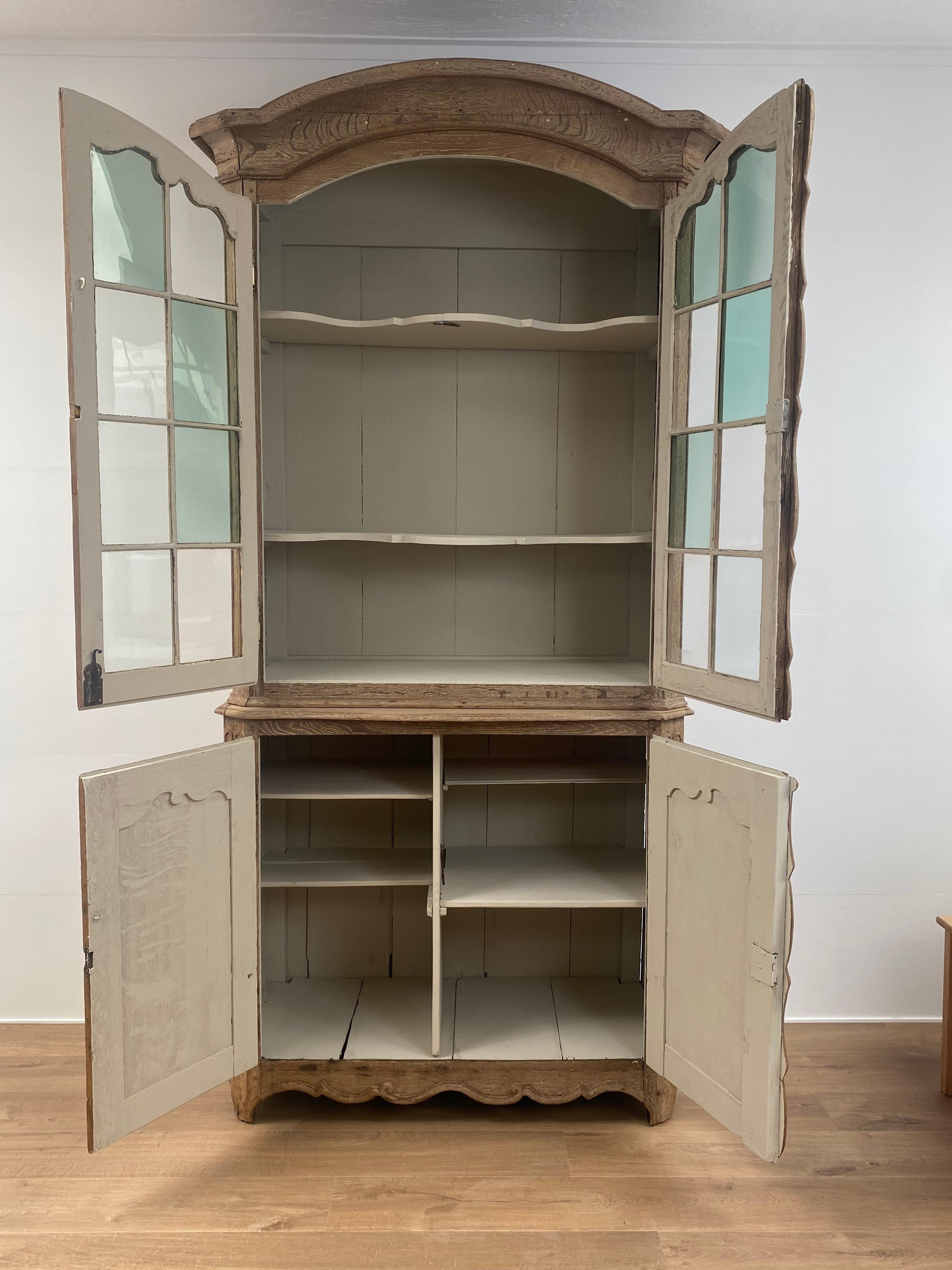 Late 18th Century Antique Flemish Vitrine in a Bleached Oak For Sale
