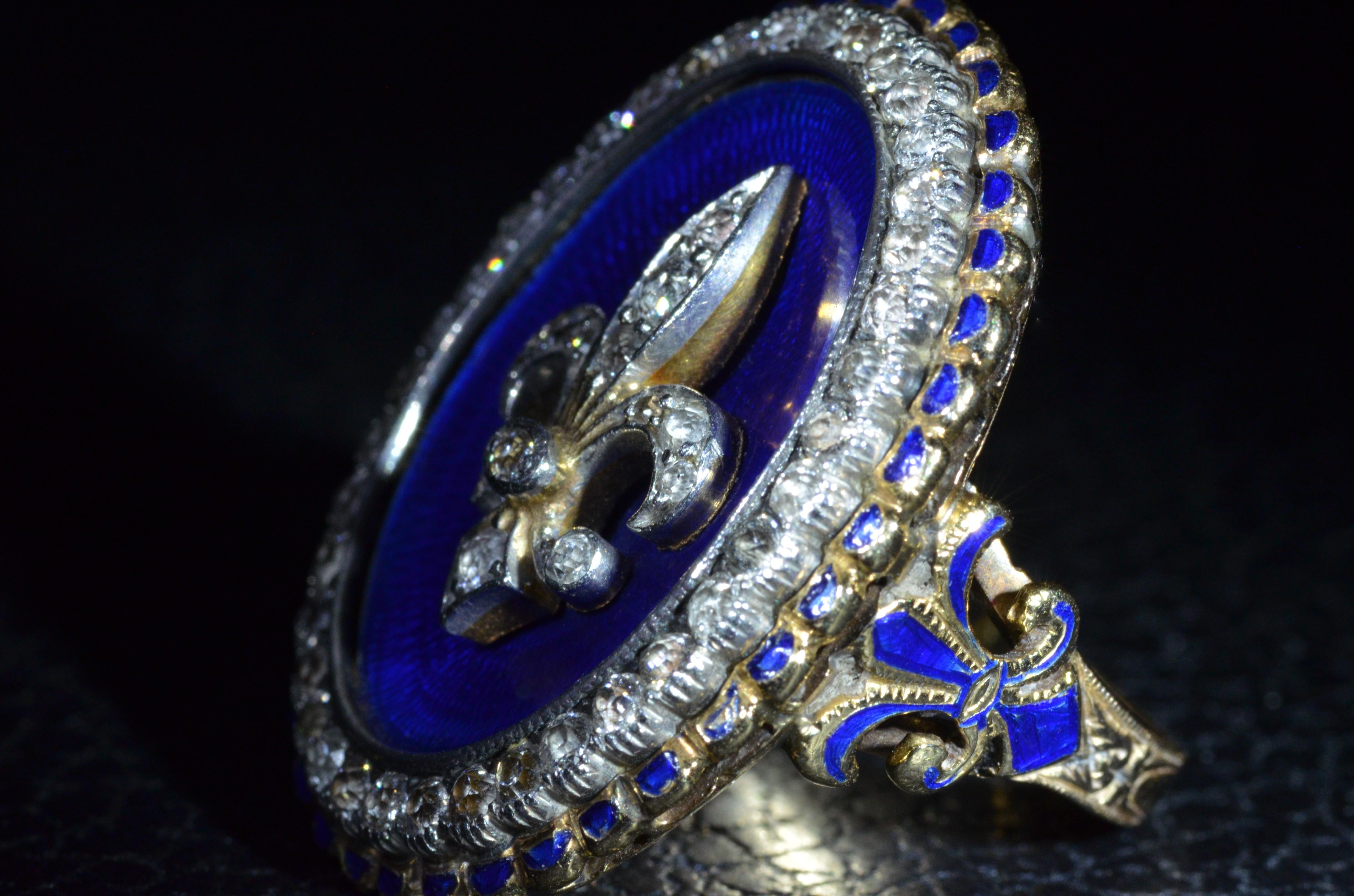 Antique Fleur-de-Lis Ring with Blue Enamel 2.20 Carat Old Mine Cuts In Good Condition For Sale In Warrington, PA