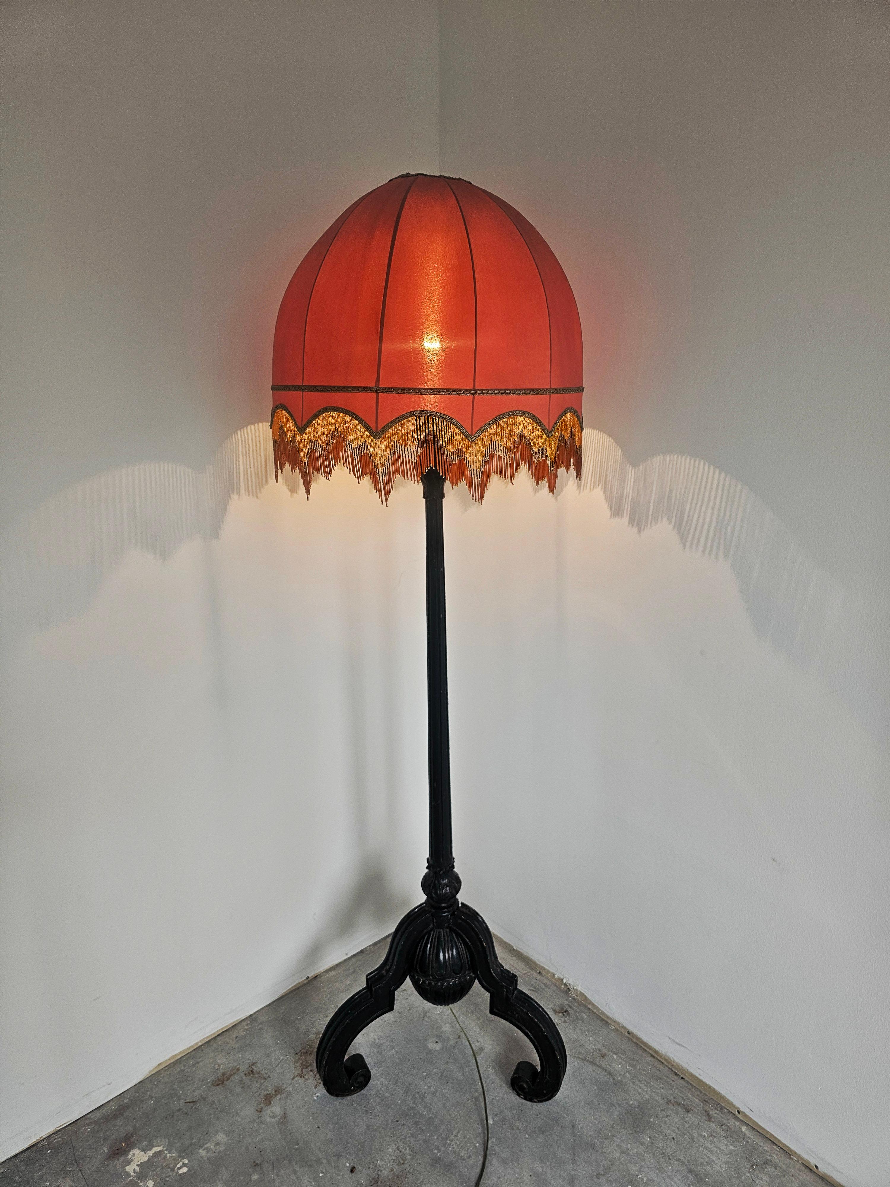 Antique Floor Lamp in carved oak, with beautiful rust-red shade, Austria 1890s For Sale 5