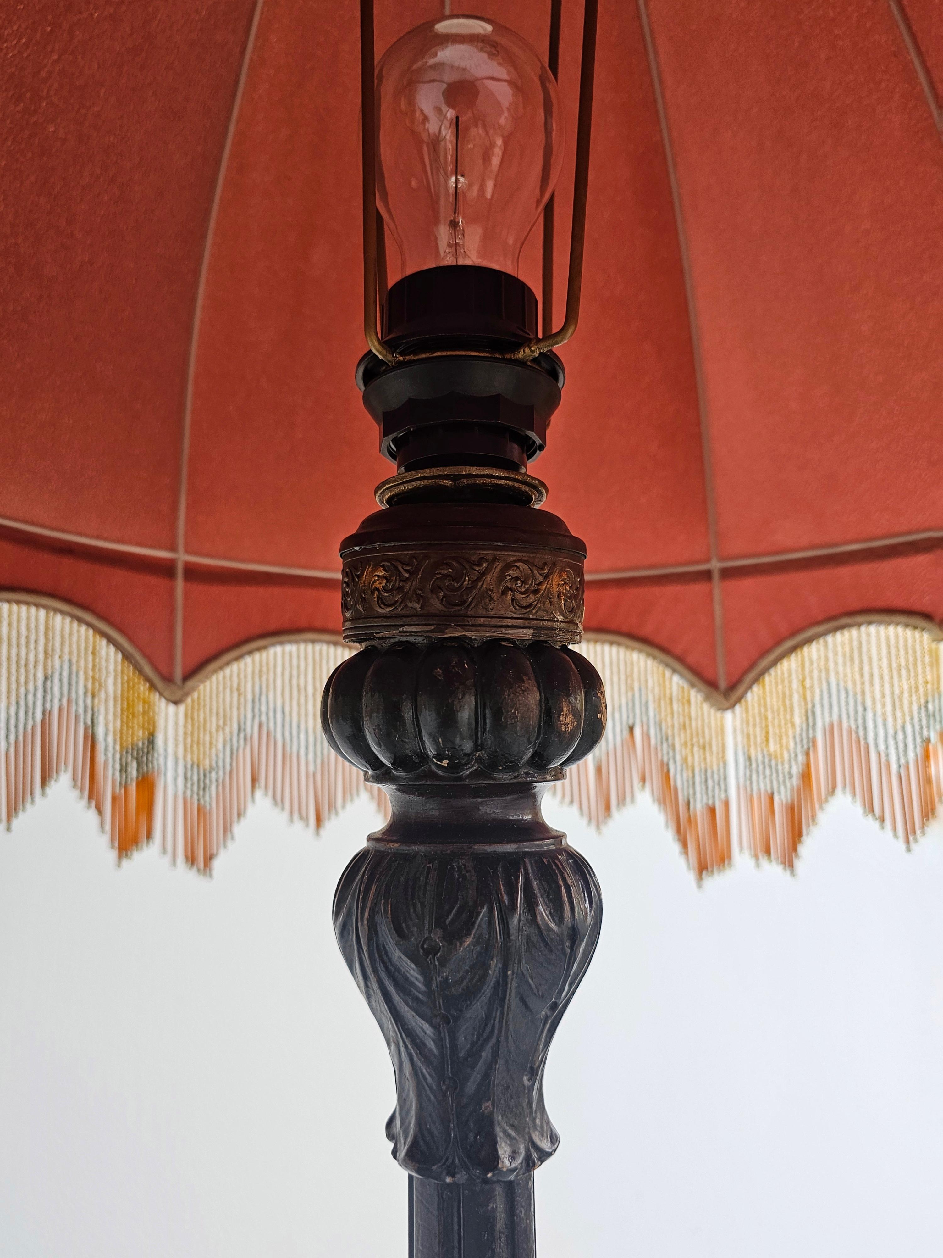 Antique Floor Lamp in carved oak, with beautiful rust-red shade, Austria 1890s For Sale 2