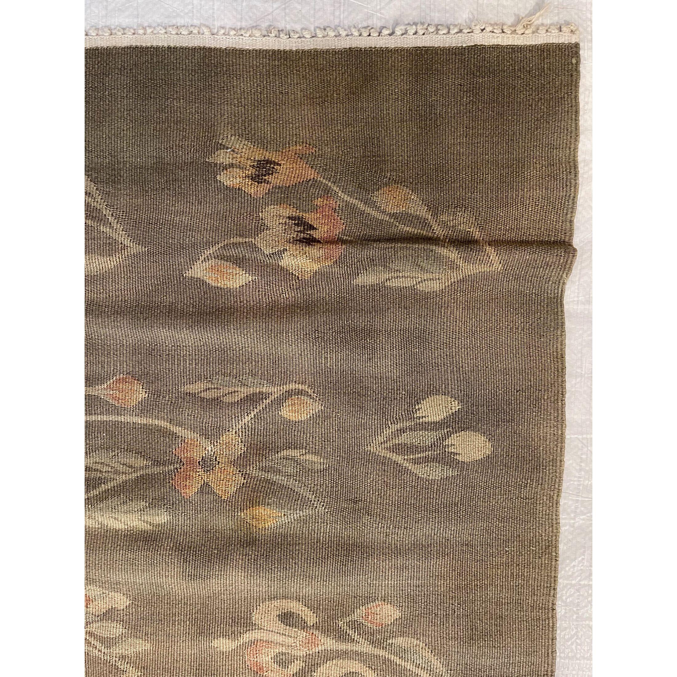 Alfombra Kilim de Besarabia Floral Antigua en Bueno estado para la venta en Los Angeles, US