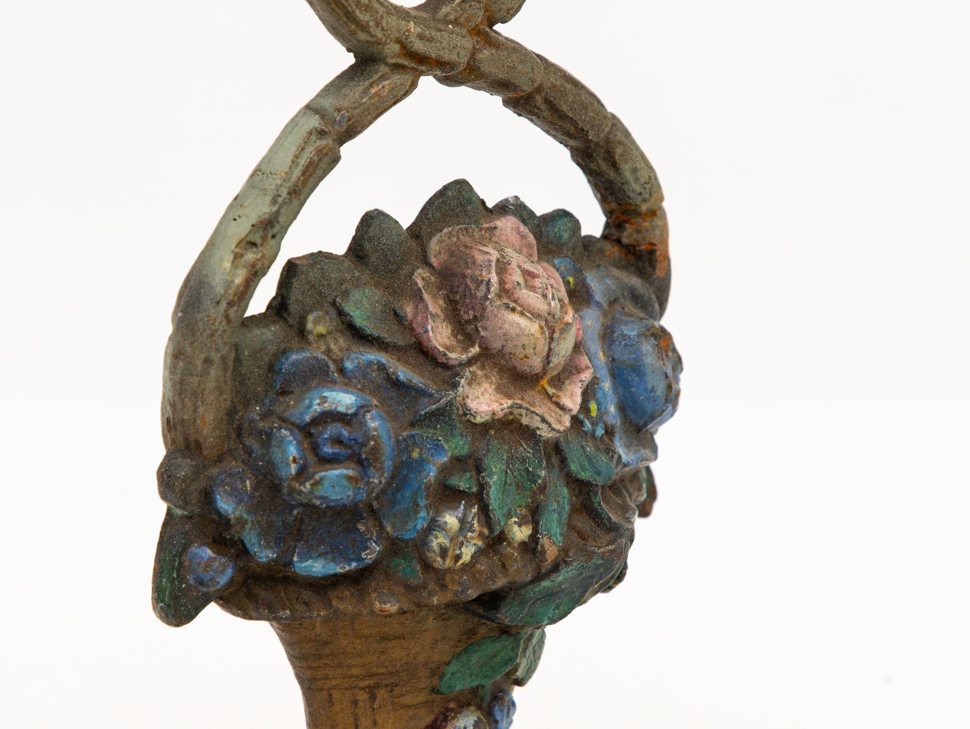 Antique Floral Bouquet Cast Iron Door Stop In Good Condition For Sale In South Salem, NY