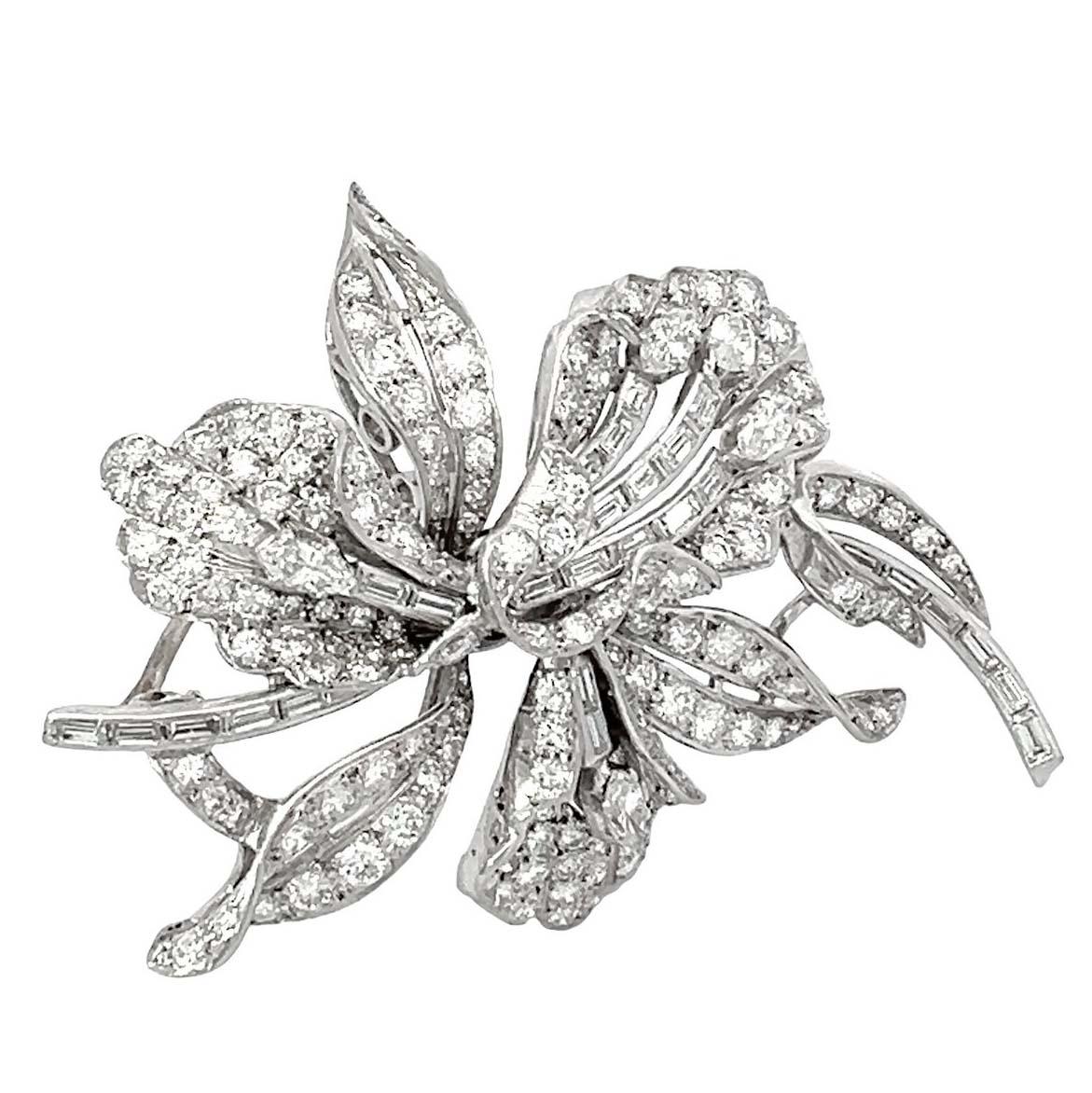 Antiguo Broche Floral de Diamantes en Excelente estado para la venta en Beverly Hills, CA