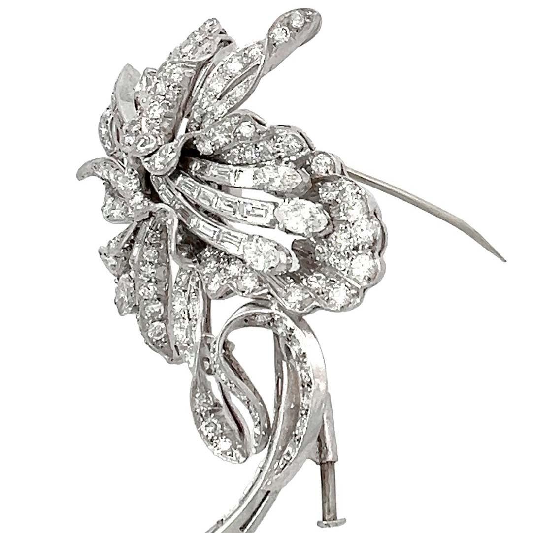 Femenino o masculino Antiguo Broche Floral de Diamantes en venta