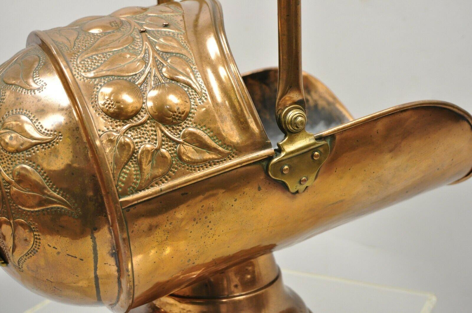 Seau à charbon antique en cuivre gaufré à motifs floraux pour casque victorien anglais 2