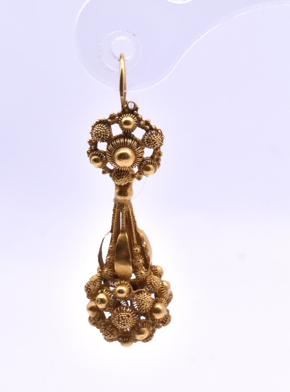 These lovely 18Kday-night floral cannetille earrings boast an incredible example of fine cannetille gold work. Popular in both England and France in the 1820's, cannetille was a type of filigree work named after the gold embroideries of the